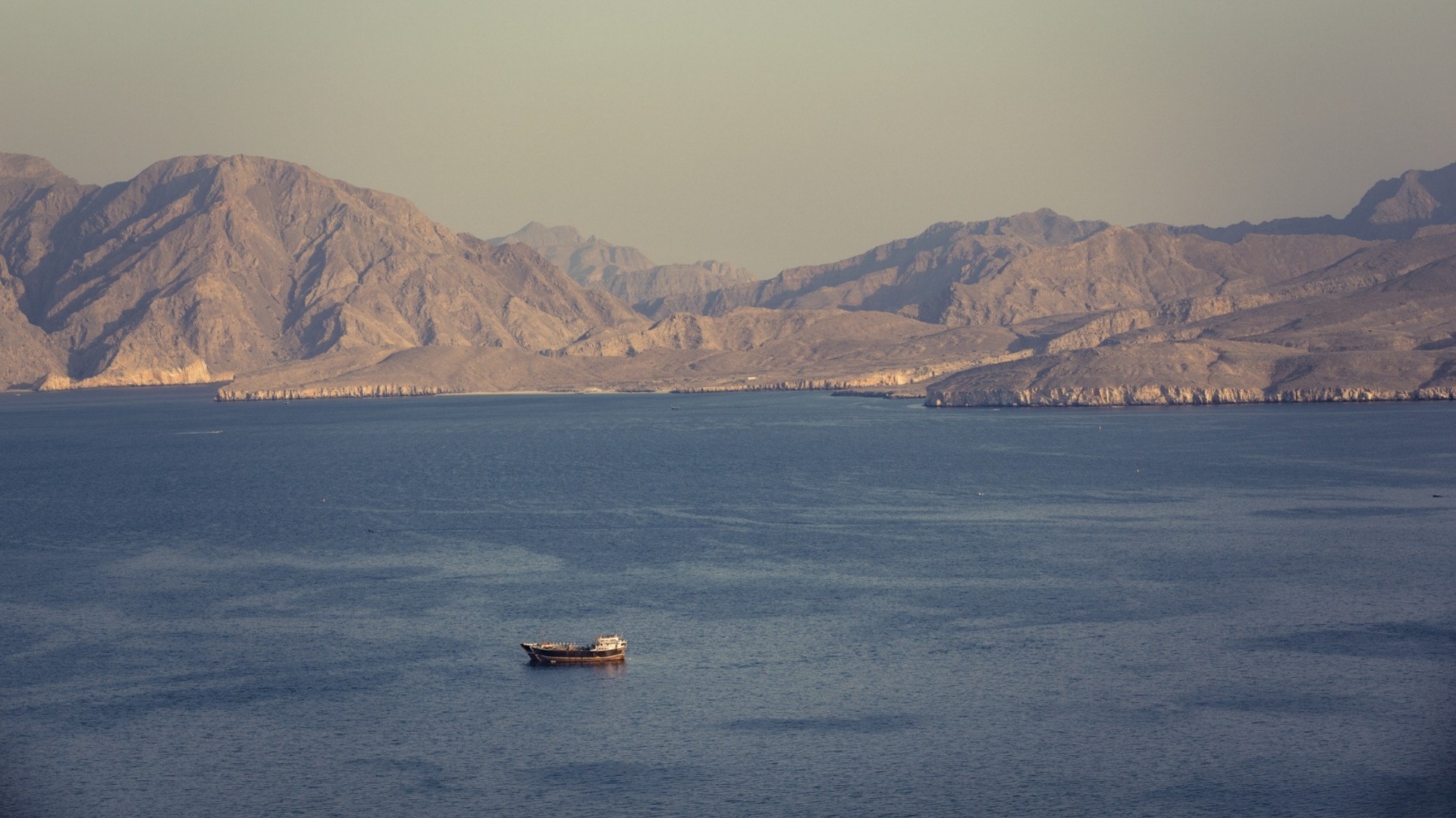 НА ЖИВО: Тръмп наложи морска блокада на Ормузкия проток