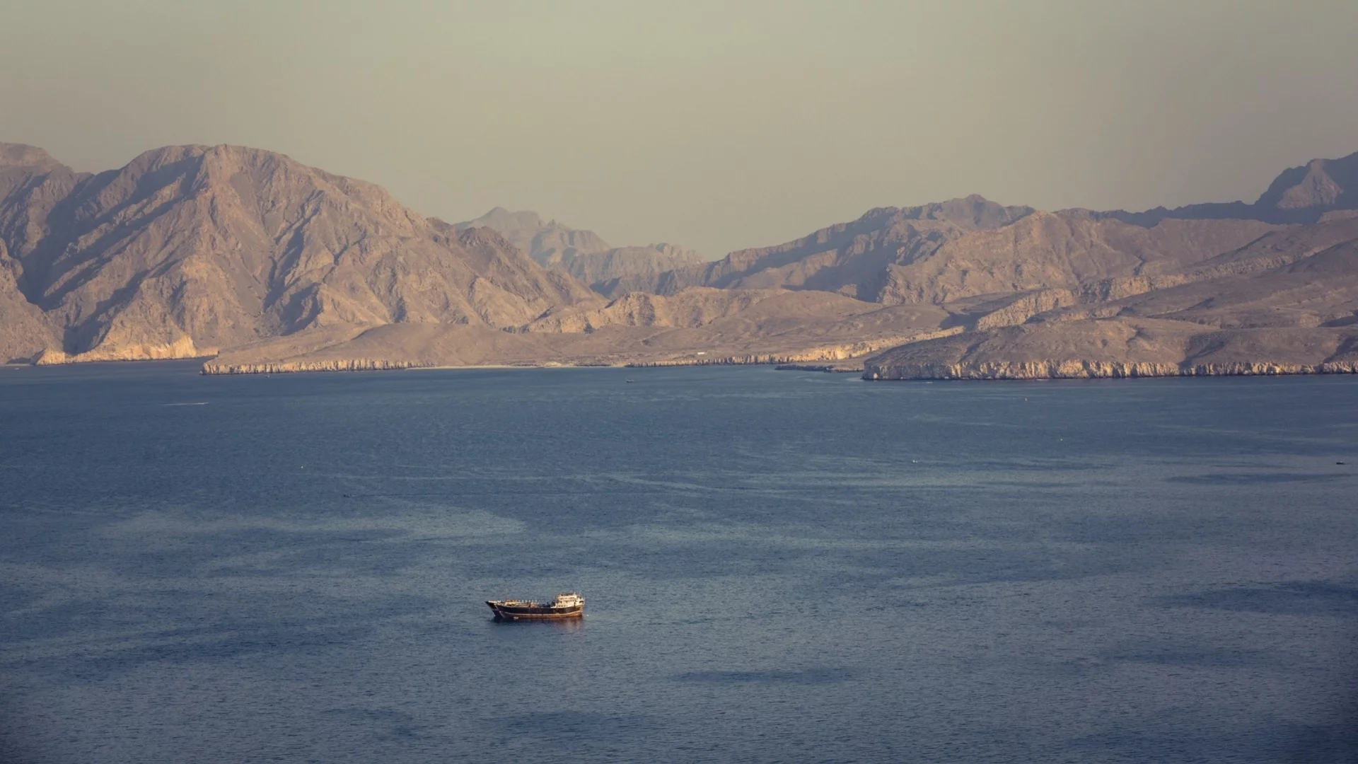 НА ЖИВО: Тръмп наложи морска блокада на Ормузкия проток