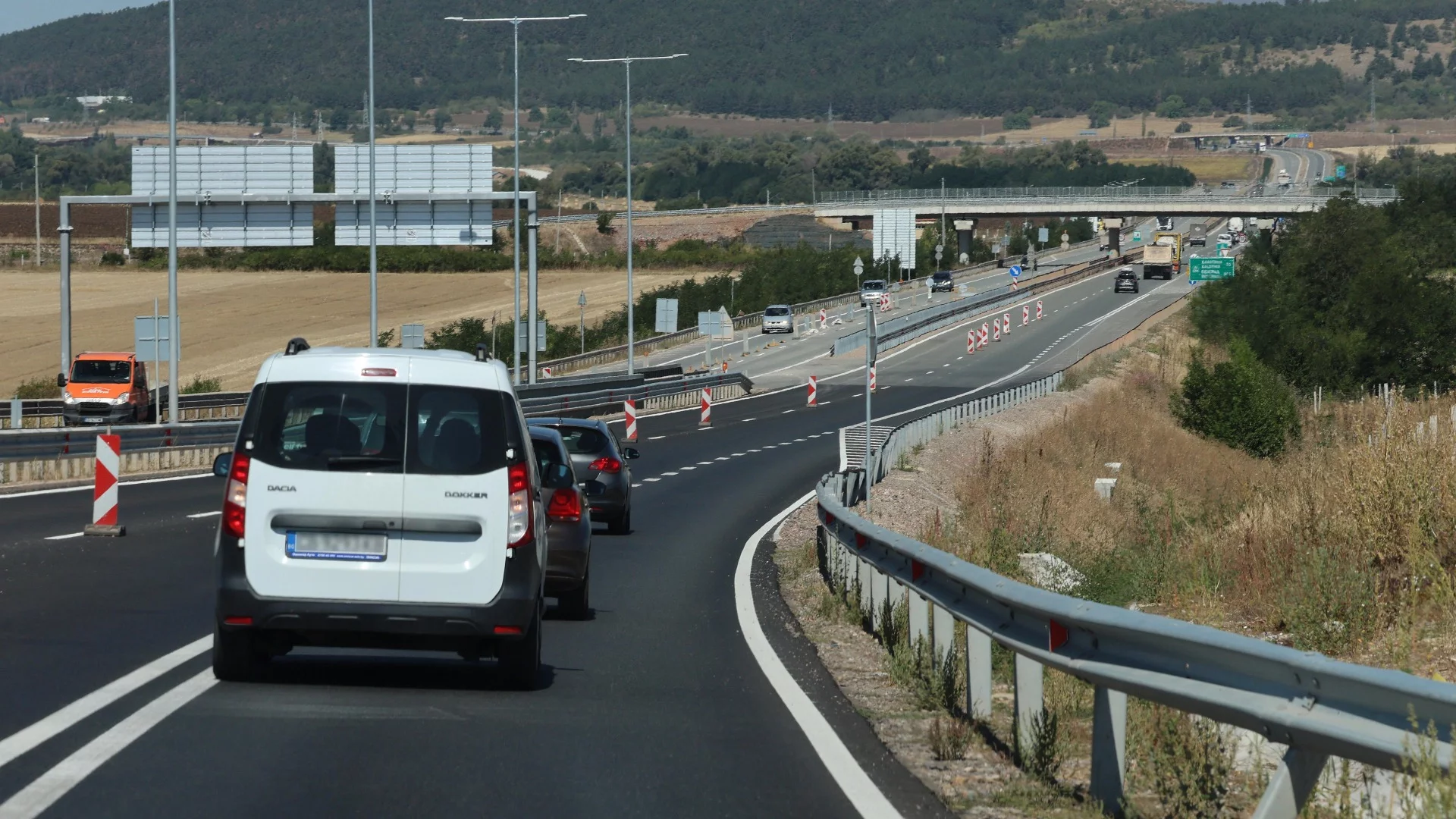 Карал с отнета книжка в миналото: Шофьорът на спрелия тир в тунел "Витиня" остава в ареста