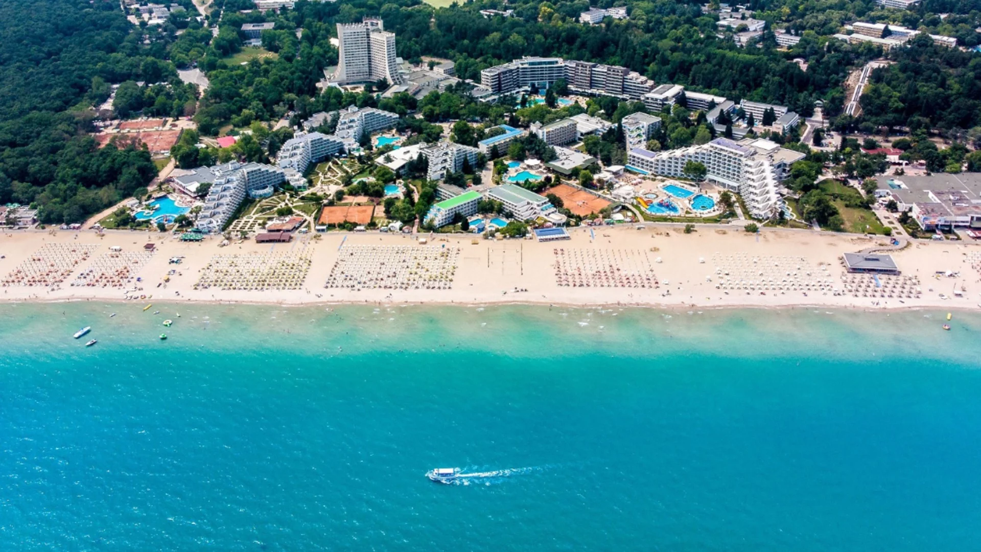 "В Румъния за тези пари няма да намерите нищо": Десетки хиляди румънци са почивали на Великден в България