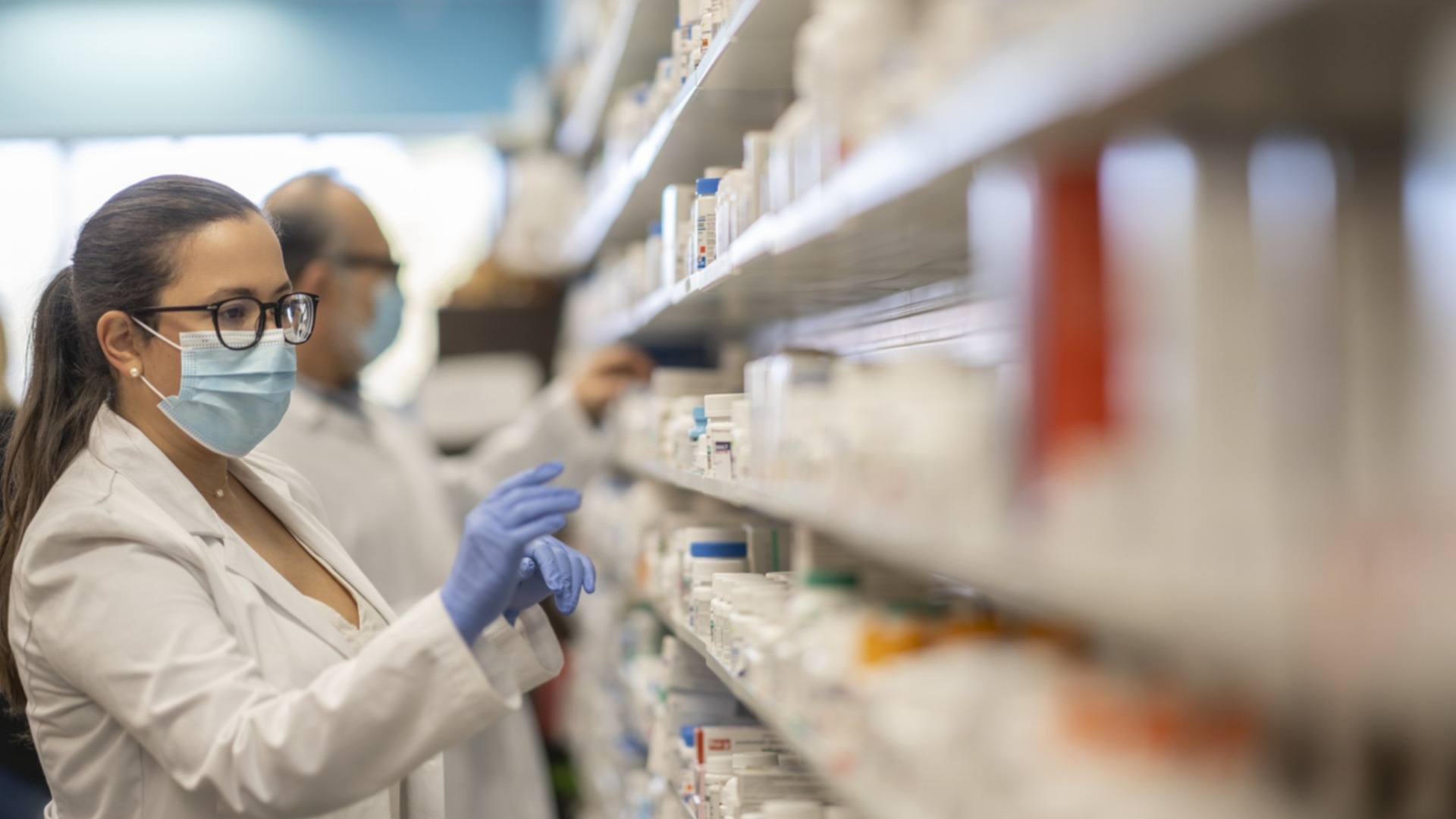 Над 65% от активните вещества в лекарствата ни идват от Китай и Индия: Ще успее ли ЕС да върне производството у дома, преди войната да ни вкара в криза