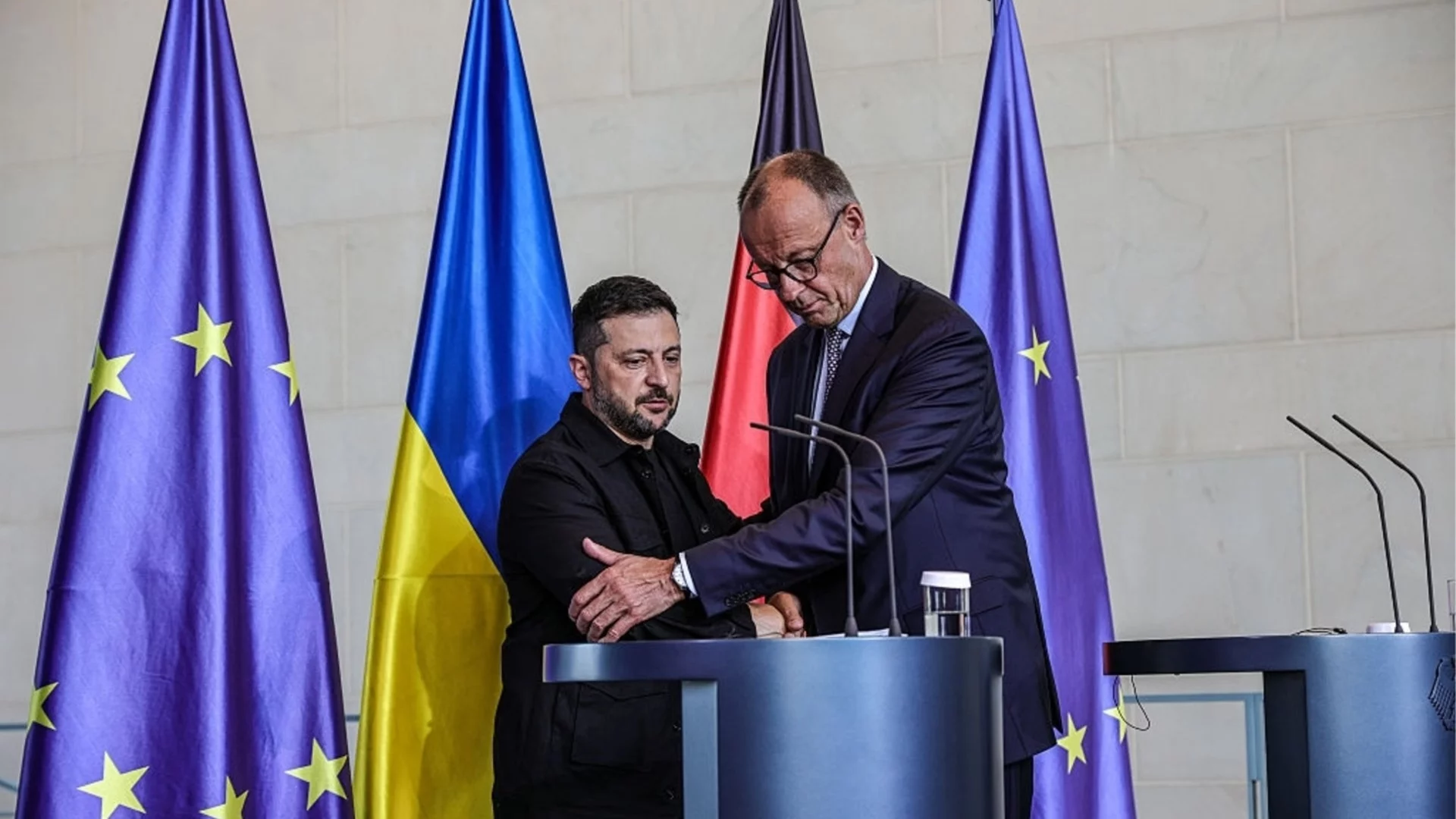 Украйна и Германия се похвалиха с нова оръжейна сделка