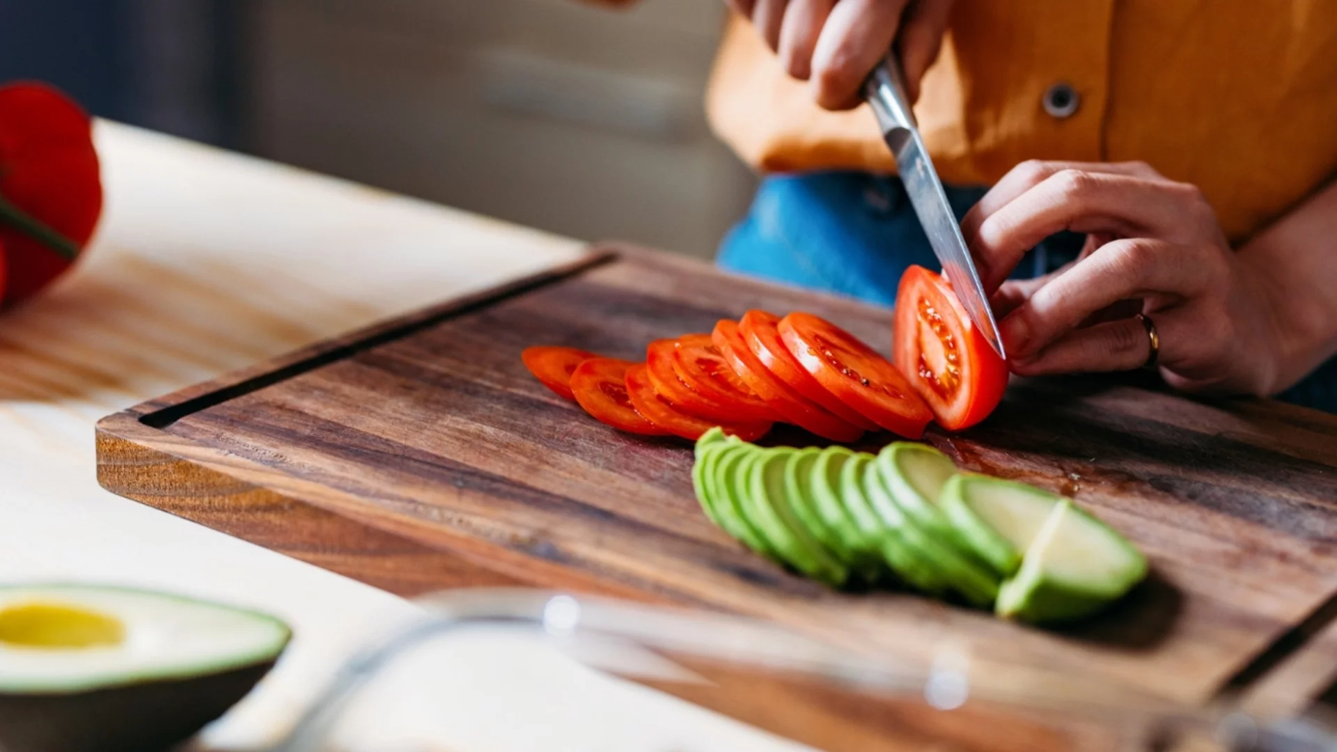 Дървени vs. Пластмасови: Кои дъски за рязане са по-добри?