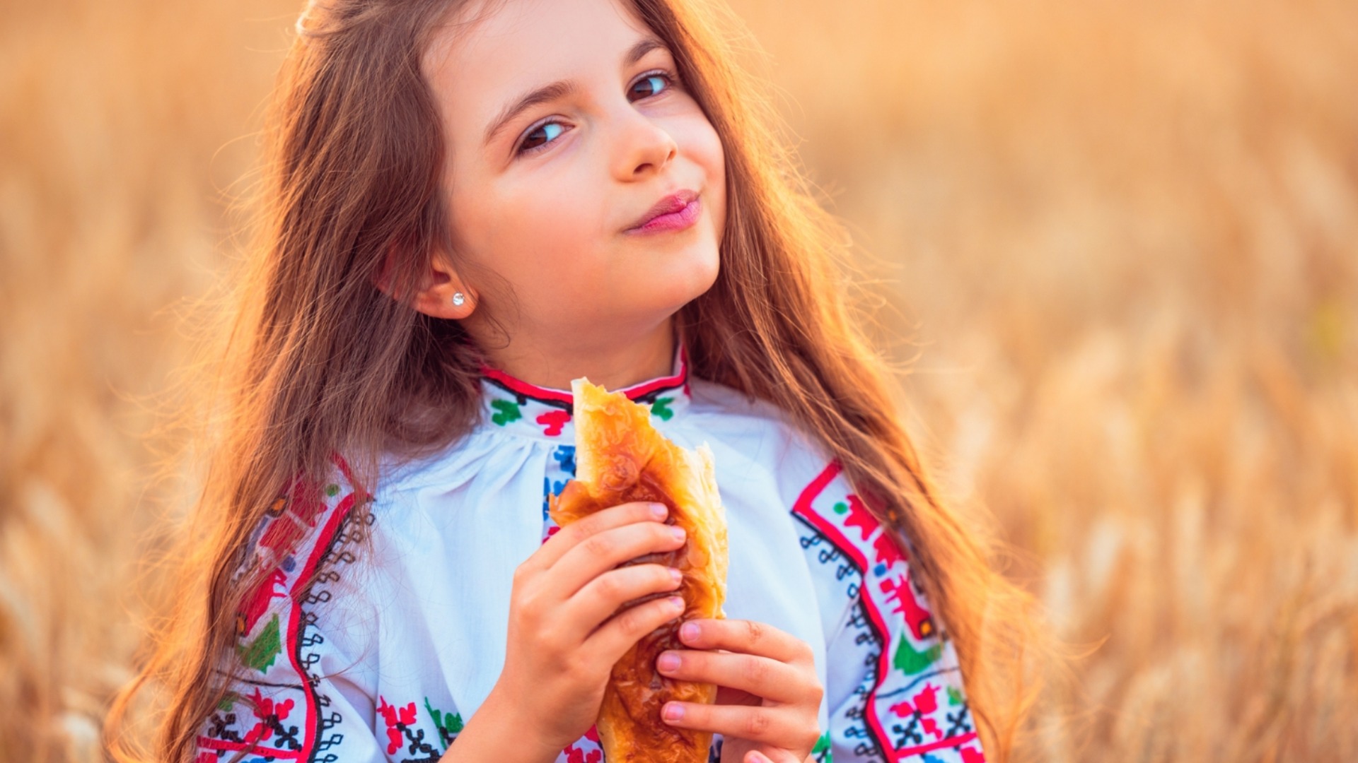 Не е луд този, който яде баницата, а лудите са Дева, Козирог + още 2 зодии, тъй като му я дават