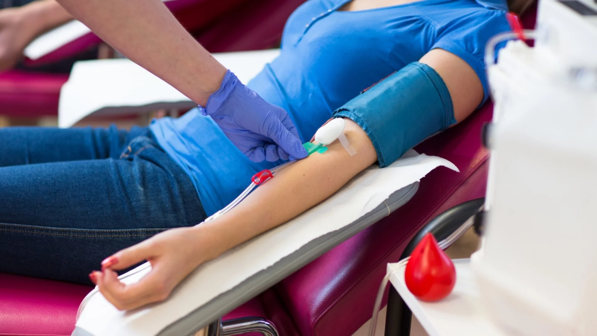 Здравен парадокс: Пари за еднакви лекарства за 500 лв и 8000 лв има, но за пълнолетните болни - не