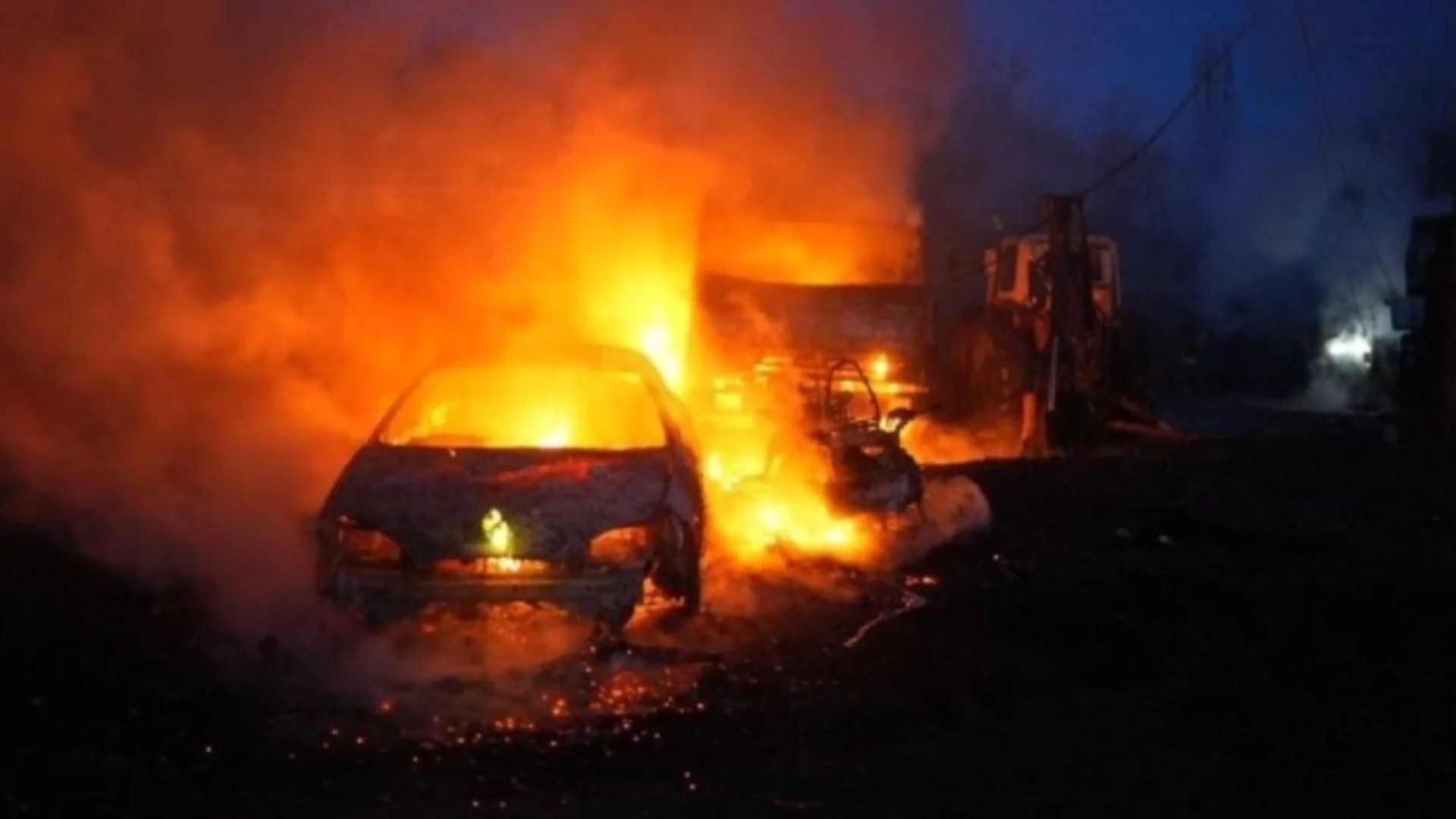 Днипро и Запорожие горят, пак няма ток за руските окупатори, взрив и в руски завод за барут (ВИДЕО)