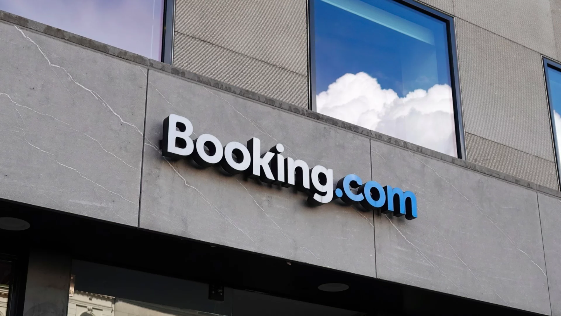 Пътували сте с Booking? Данните ви вече може да са притежание на хакери
