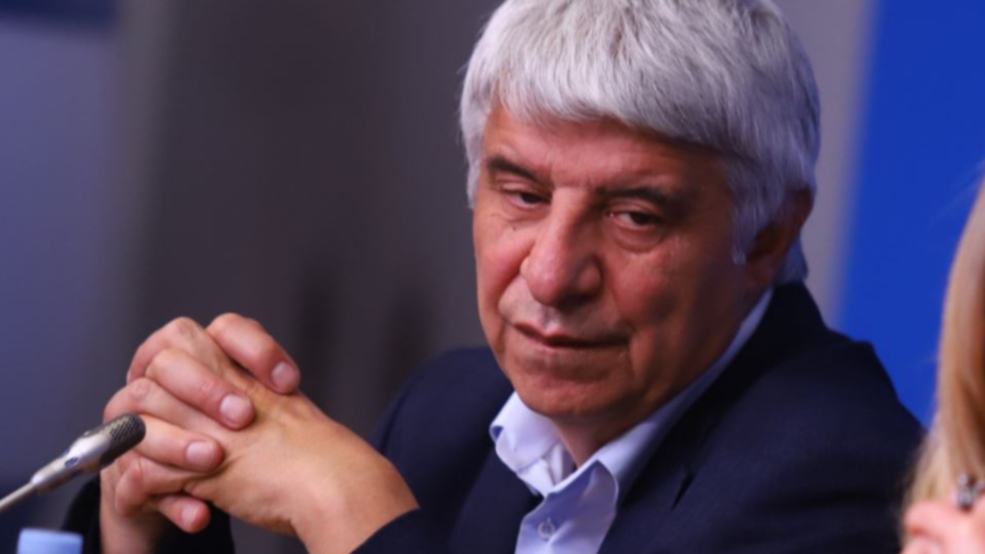 Проф. Пламен Павлов срещу руски посланик: Македонска ли е кирилицата?