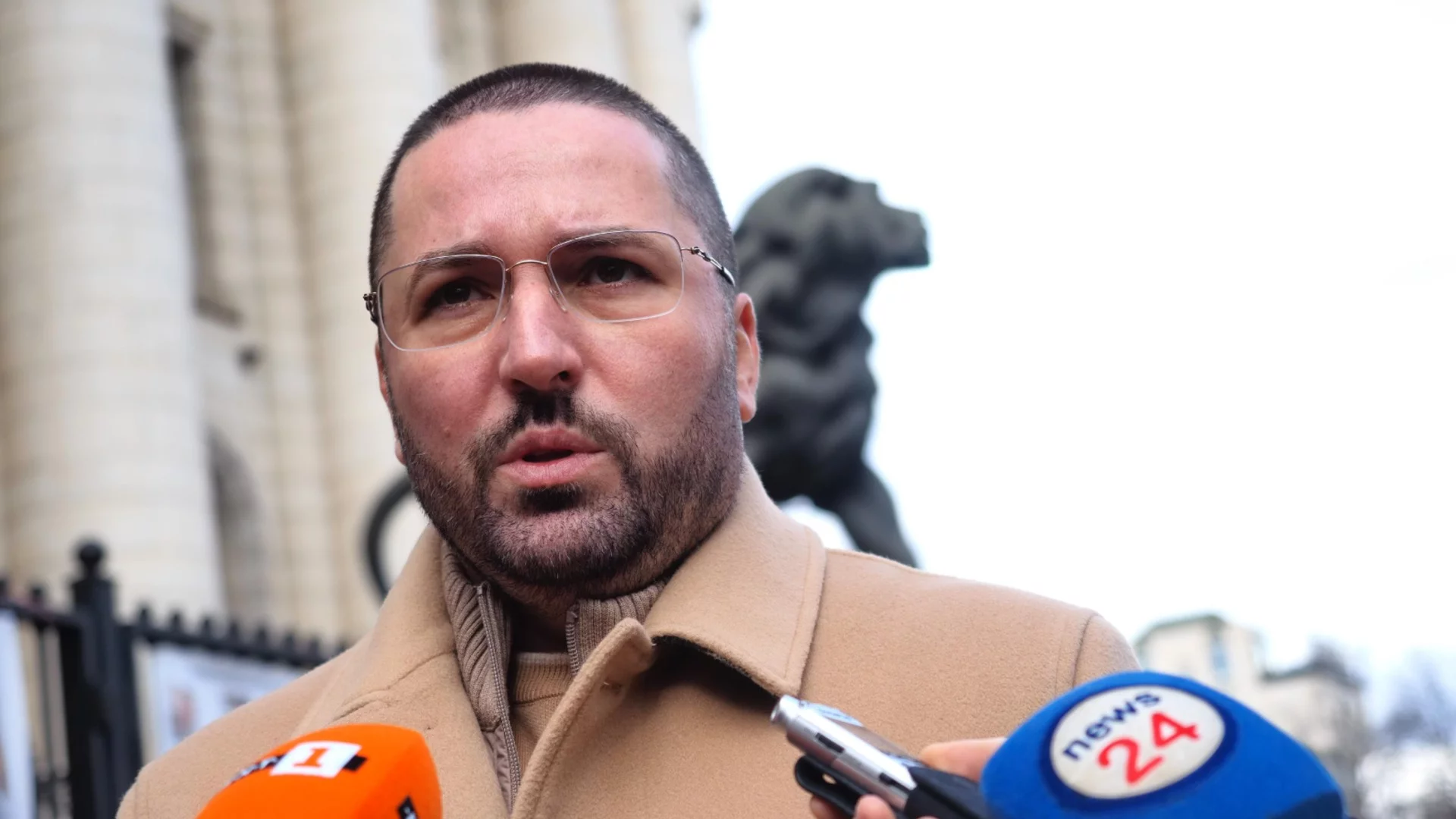 "Хора, свързани с Борисов и Пеевски, ме заплашваха": Николай Попов отхвърли възможността да се събере с ГЕРБ