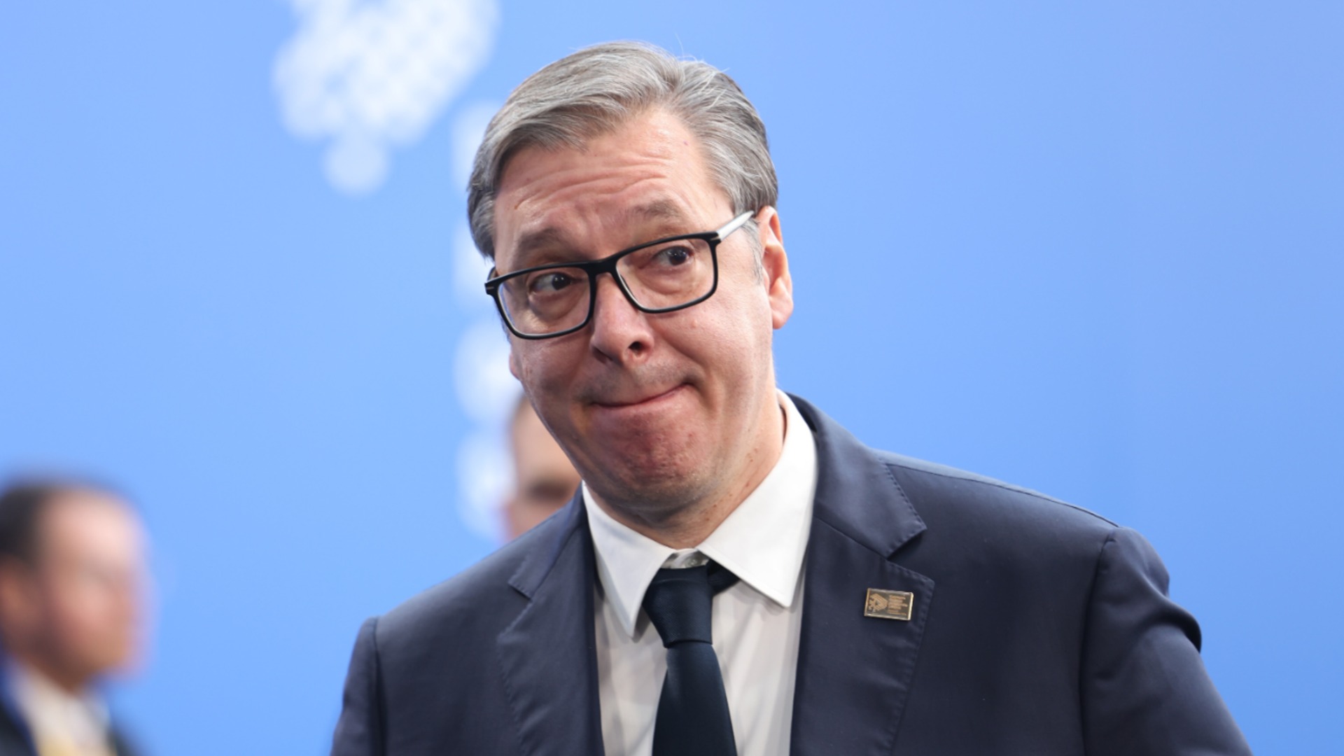 Проваля ли се сделката за НИС? Корабът потъва, но Вучич се прави, че всичко е наред