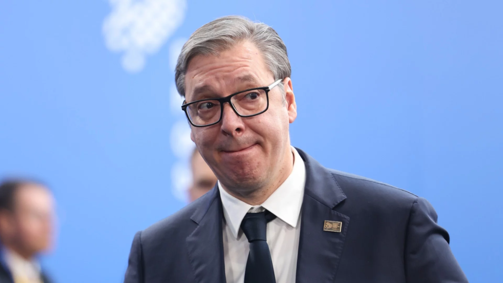 Проваля ли се сделката за НИС? Корабът потъва, но Вучич се прави, че всичко е наред