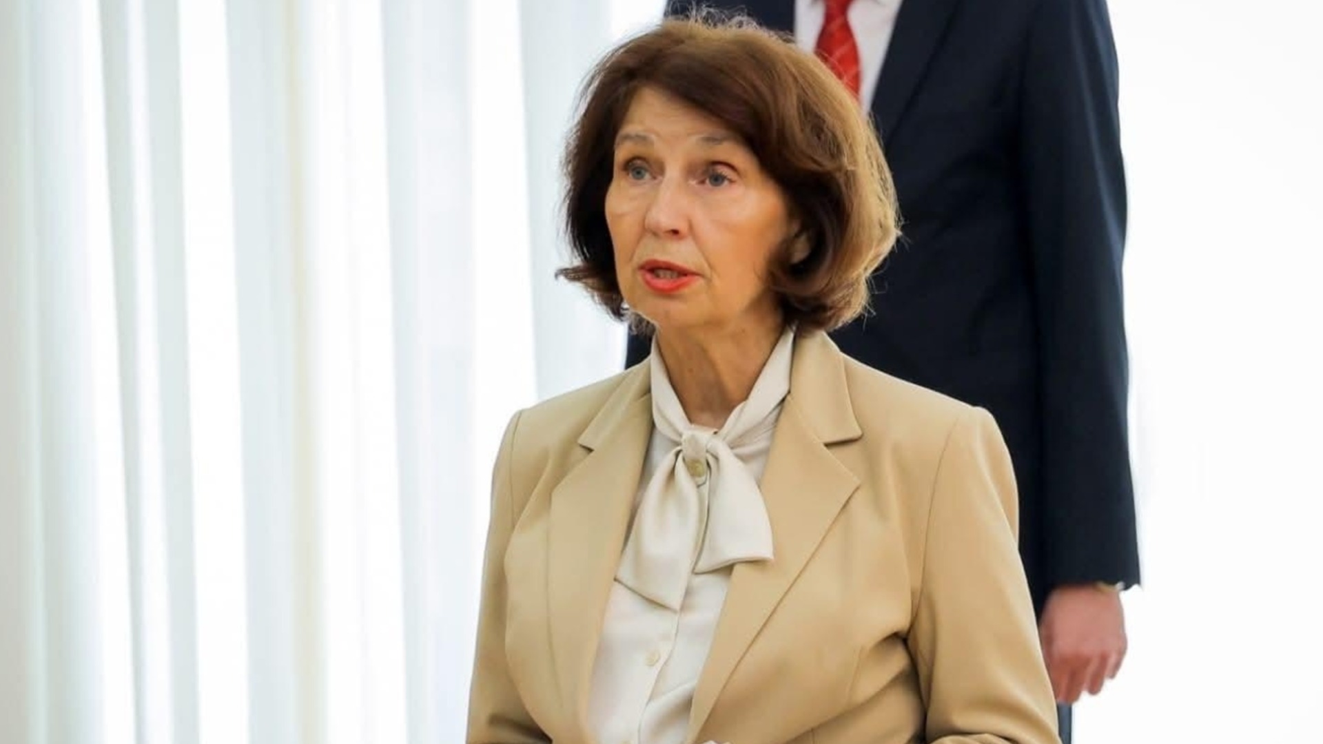 Силяновска заминава за Анталия, ще се среща с Ердоган