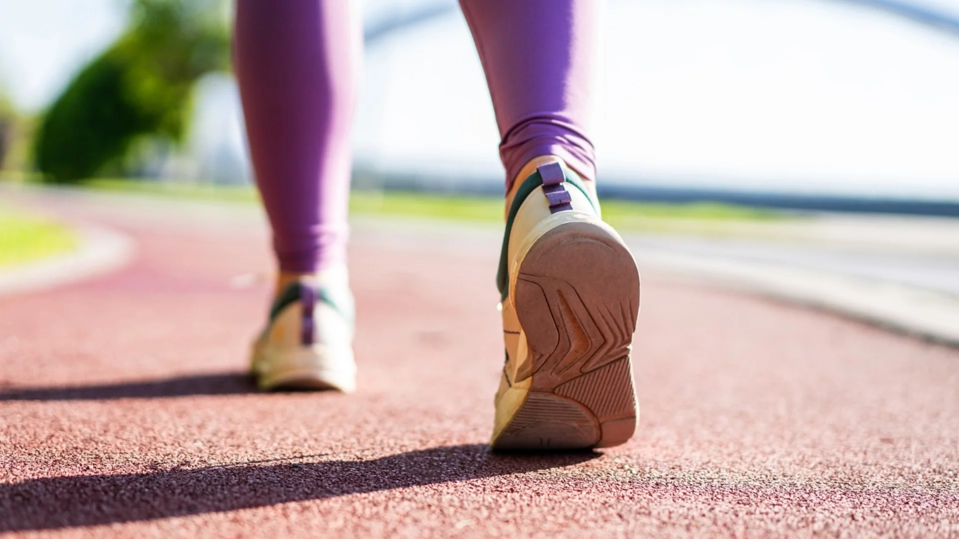 Утре Телец, Рак + още 2 зодии уж ще направят крачка напред, а реално ще се върнат две назад