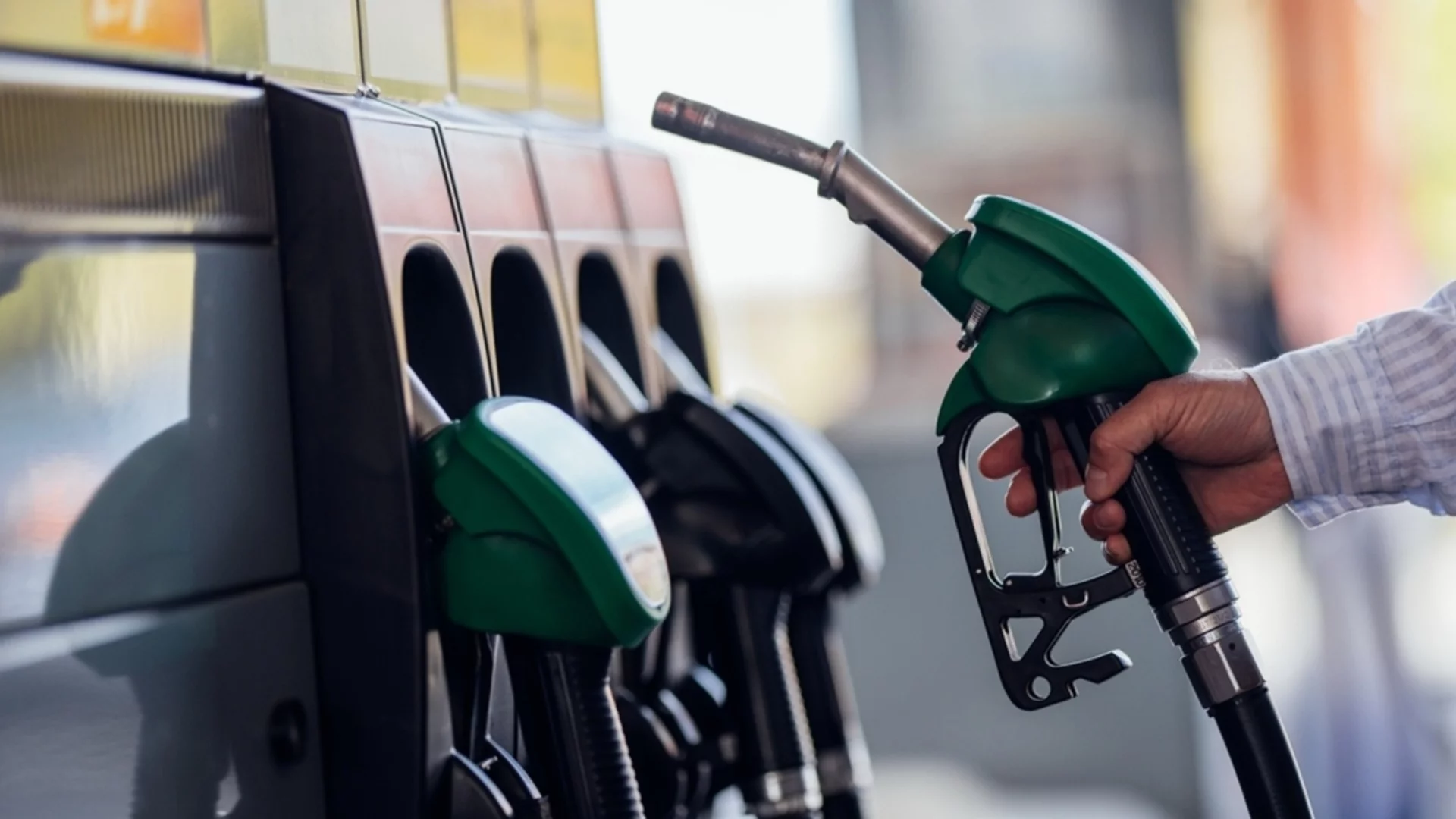 Заради Ормузкия проток: Още една държава субсидира градския транспорт