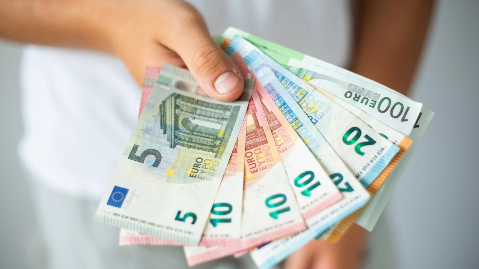 На Томина неделя: Око да види, ръка на Рак, Водолей + още 2 зодии пара ще пипне