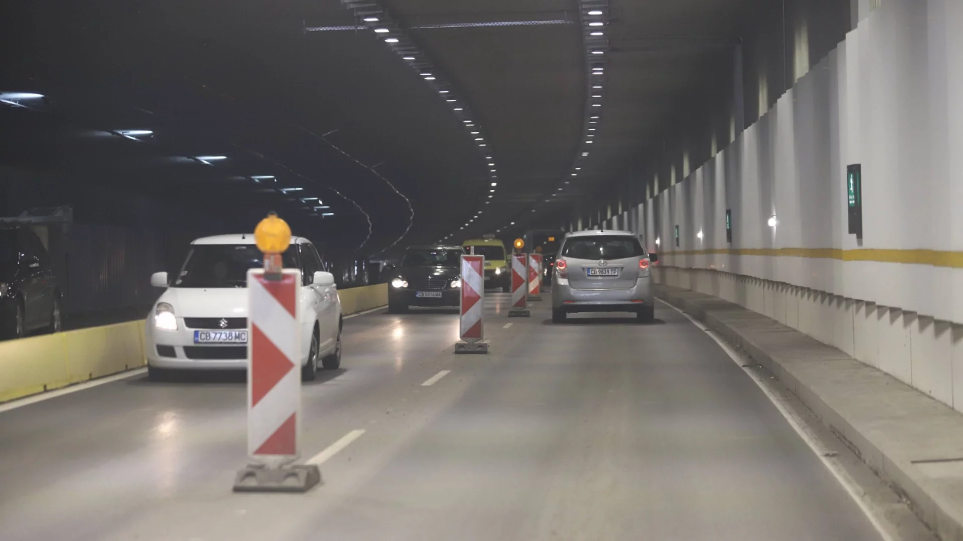 Внимание шофьори: Мият тунела в "Люлин" нощем