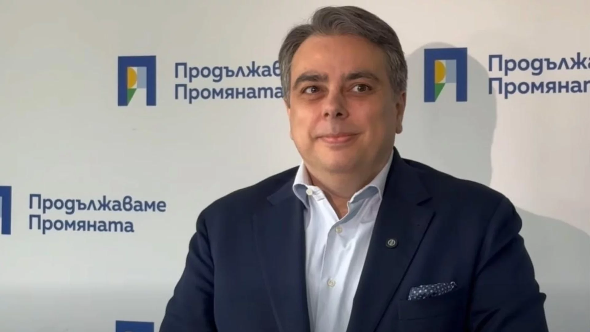 Асен Василев в Сливен: Радев не е нов – управлява с 8 правителства, икономическата му програма е рецепта за обедняване