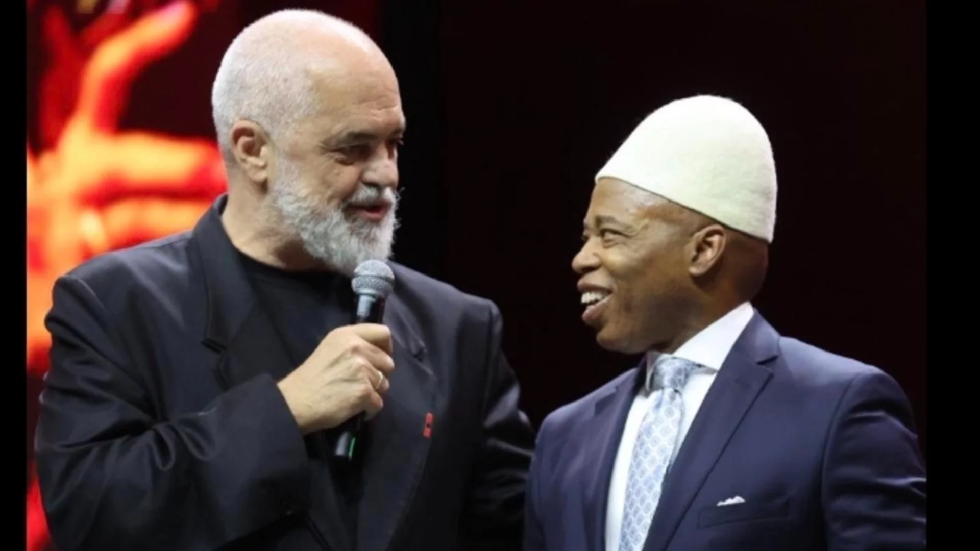 Еди Рама: Кой си е мислил, че бившият кмет на Ню Йорк ще стане албанец. Ще го научим и на албански! (СНИМКИ)