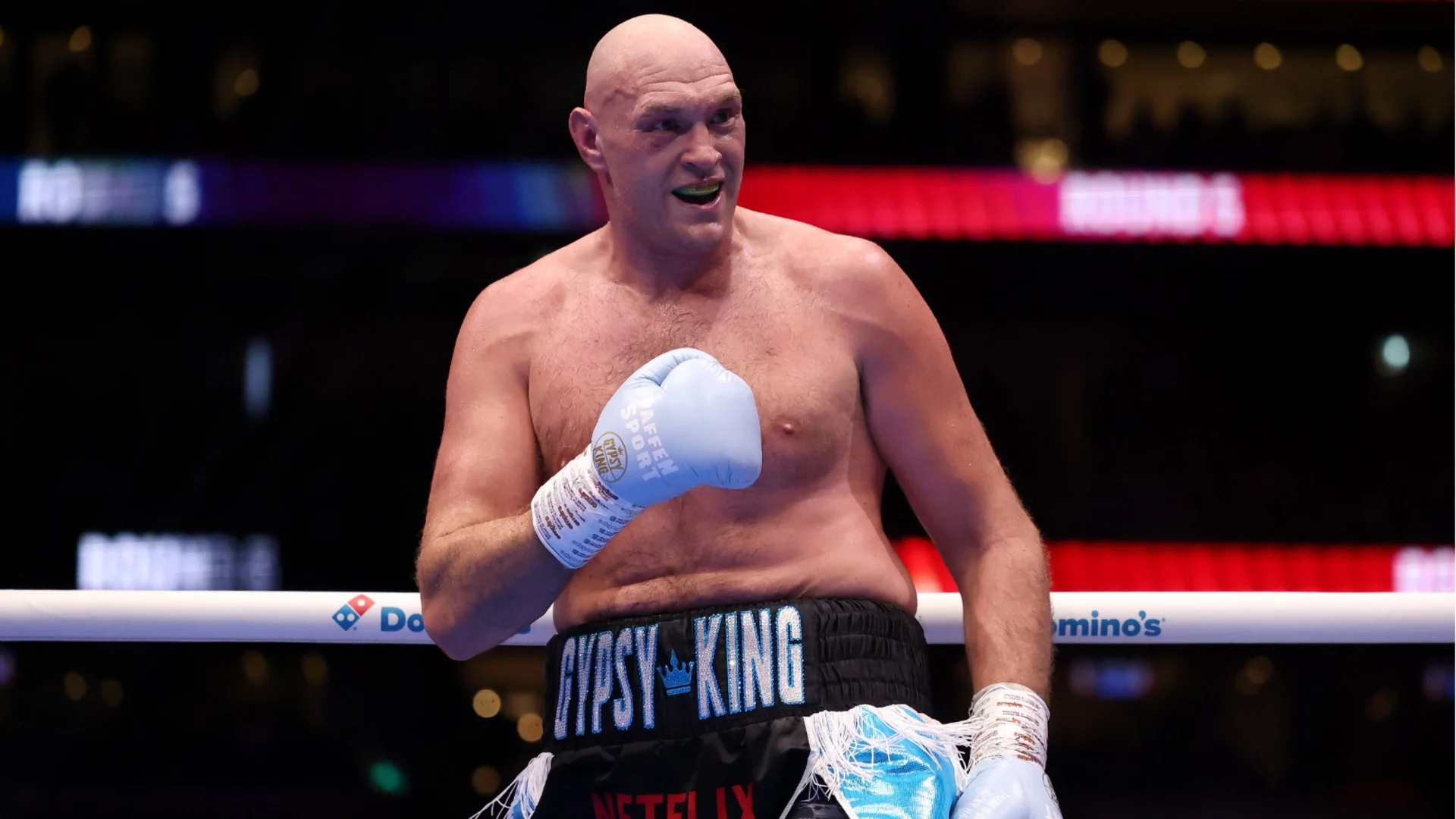 Усик се подигра на Тайсън Фюри – нарече го „Алчния Корем“ (ВИДЕО)