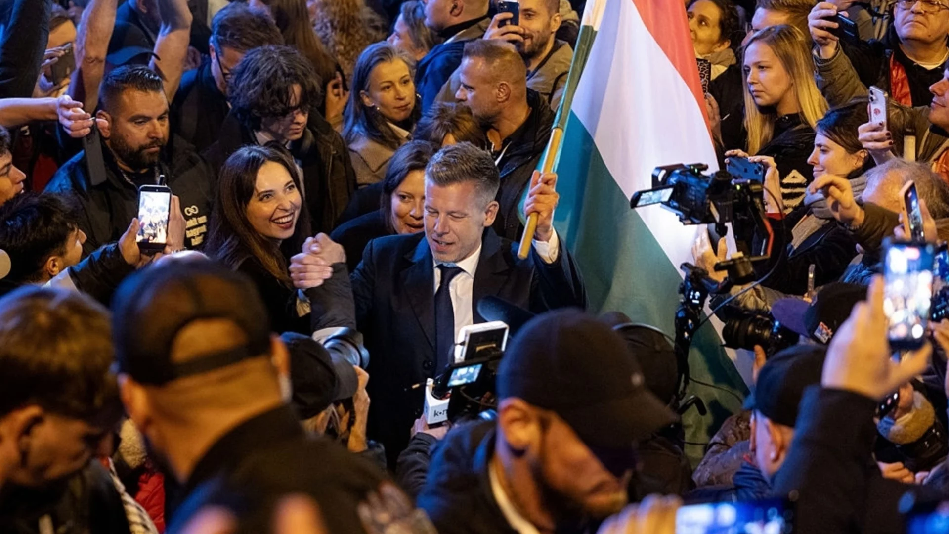 Бъдещият премиер на Унгария в държавен ефир: За първи път ме каните от година и половина, ще закрием веднага тази лъжлива телевизия (ВИДЕО)