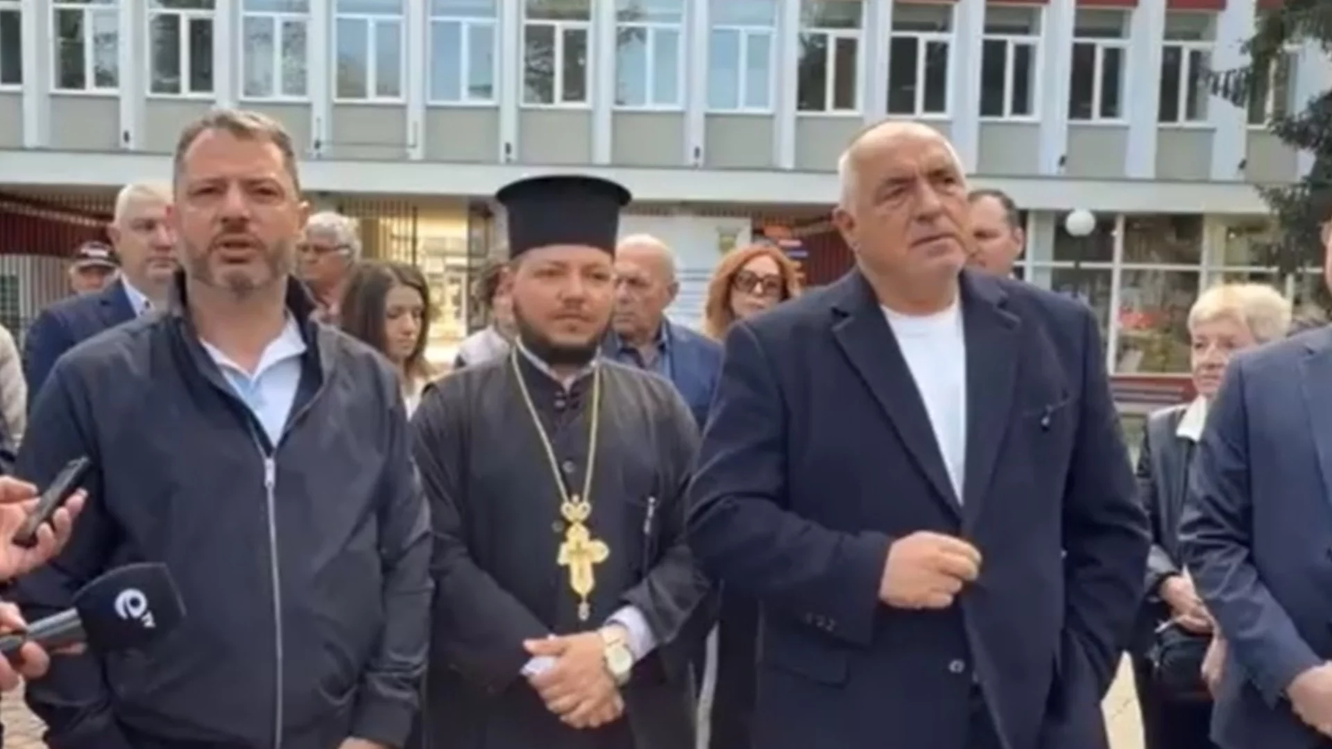 Борисов иска видеонаблюдение на склада за машините (ВИДЕО)