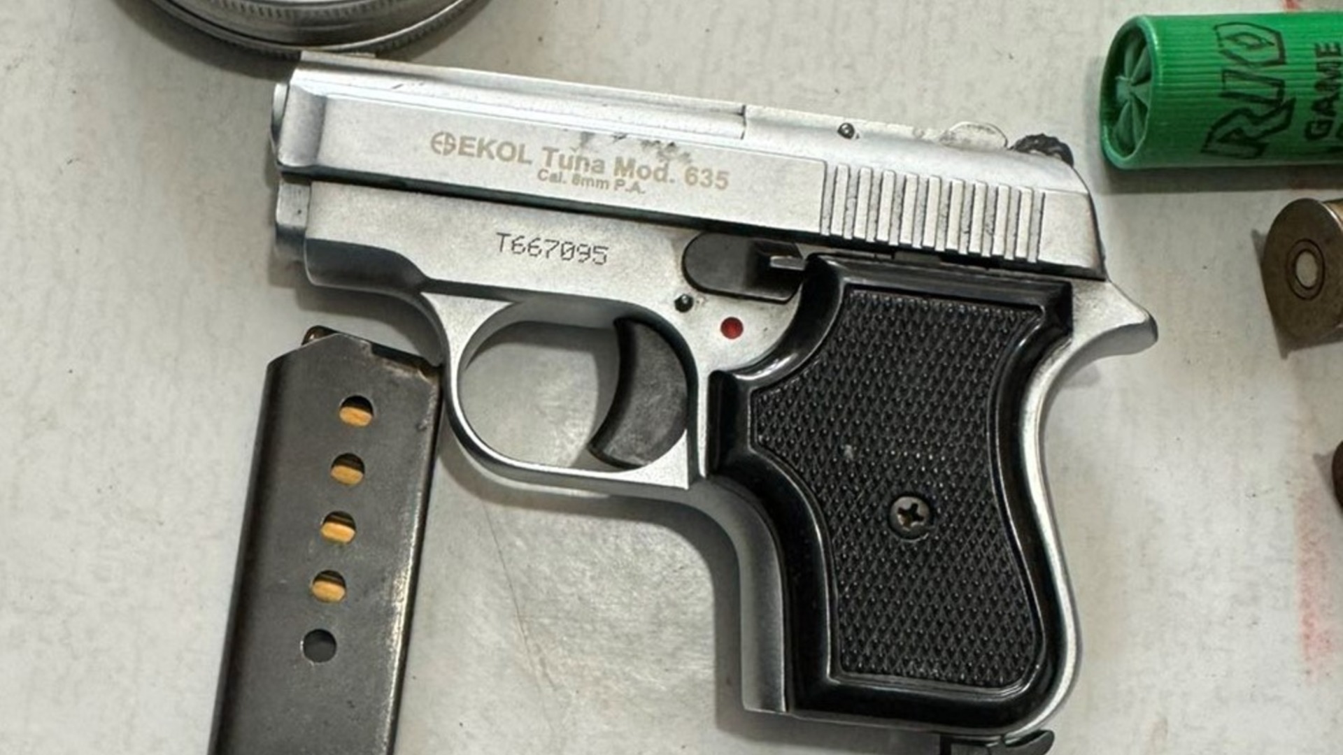 С незаконно оръжие и наркотици: Хванаха 43-годишен шуменец