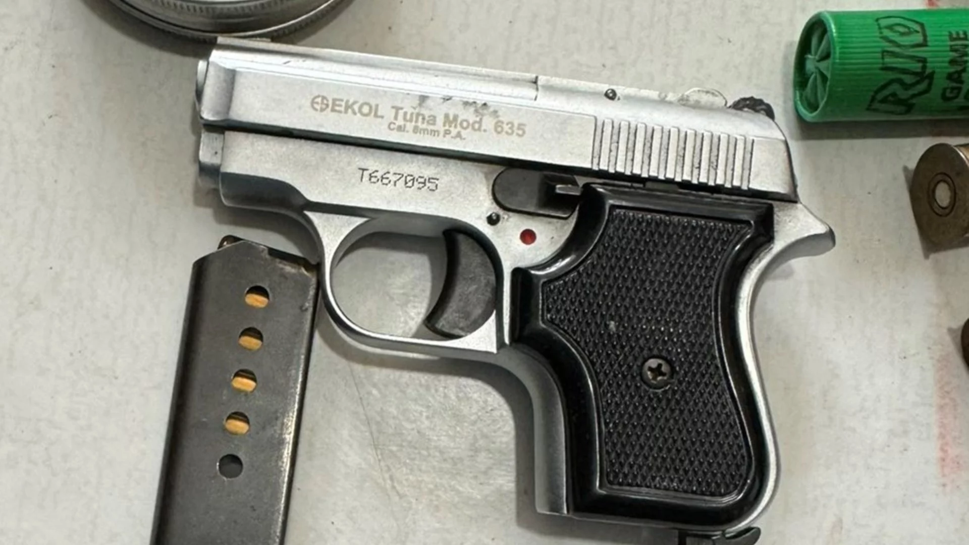 С незаконно оръжие и наркотици: Хванаха 43-годишен шуменец