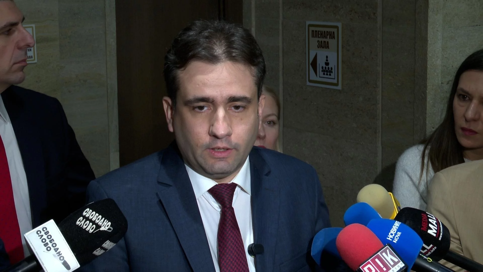 Божидар Божанов: Срещу Путин или срещу Сарафов е фалшива дилема