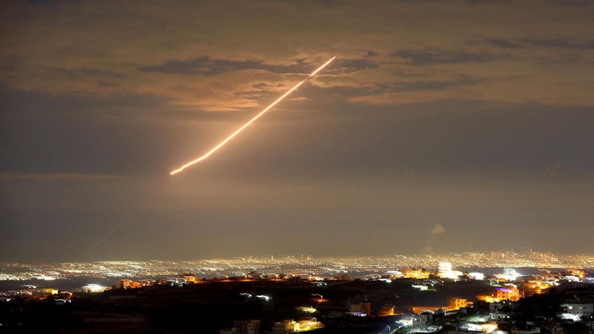 The Guardian: Щети като от бомби с мемета - Иран печели разгромно войната на пропагандата срещу Тръмп (ВИДЕО)