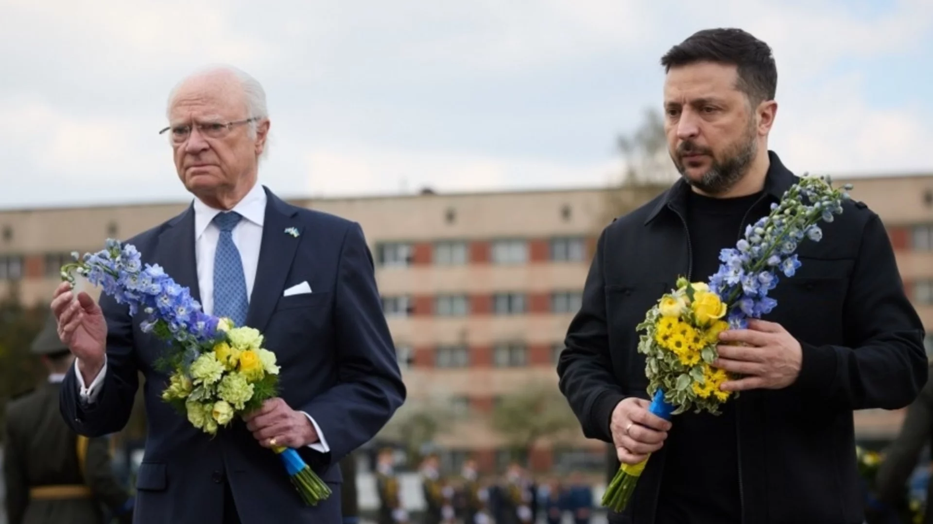 Шведският крал Карл XVI Густав пристигна в Украйна (СНИМКИ)