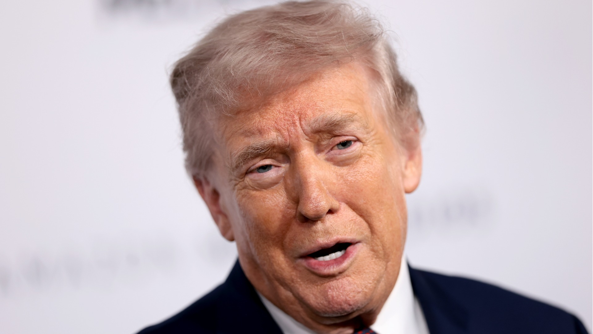 Тръмп: Иран се отказва от ядреното оръжие и ще ни предаде обогатения уран (ВИДЕО)