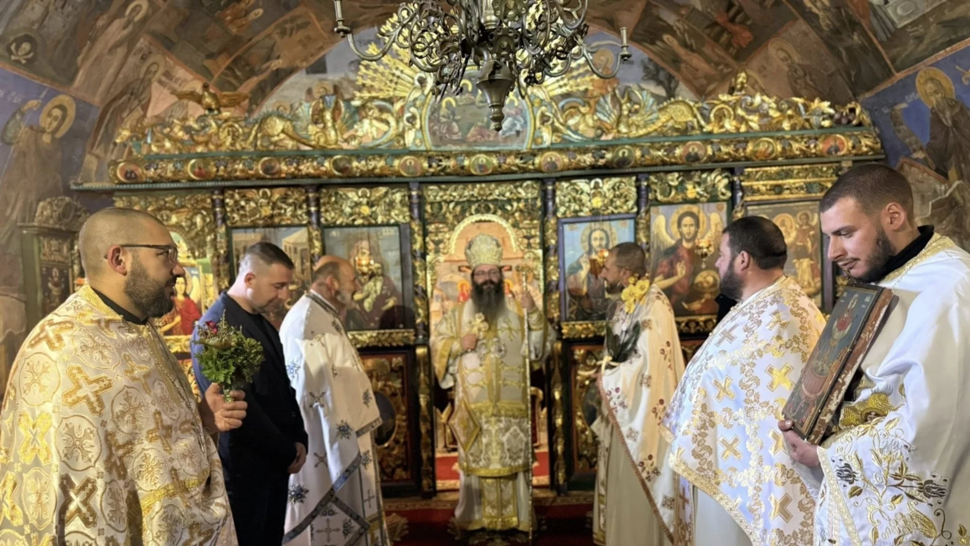 В Самоков бе отслужена тържествена света Божествена литургия