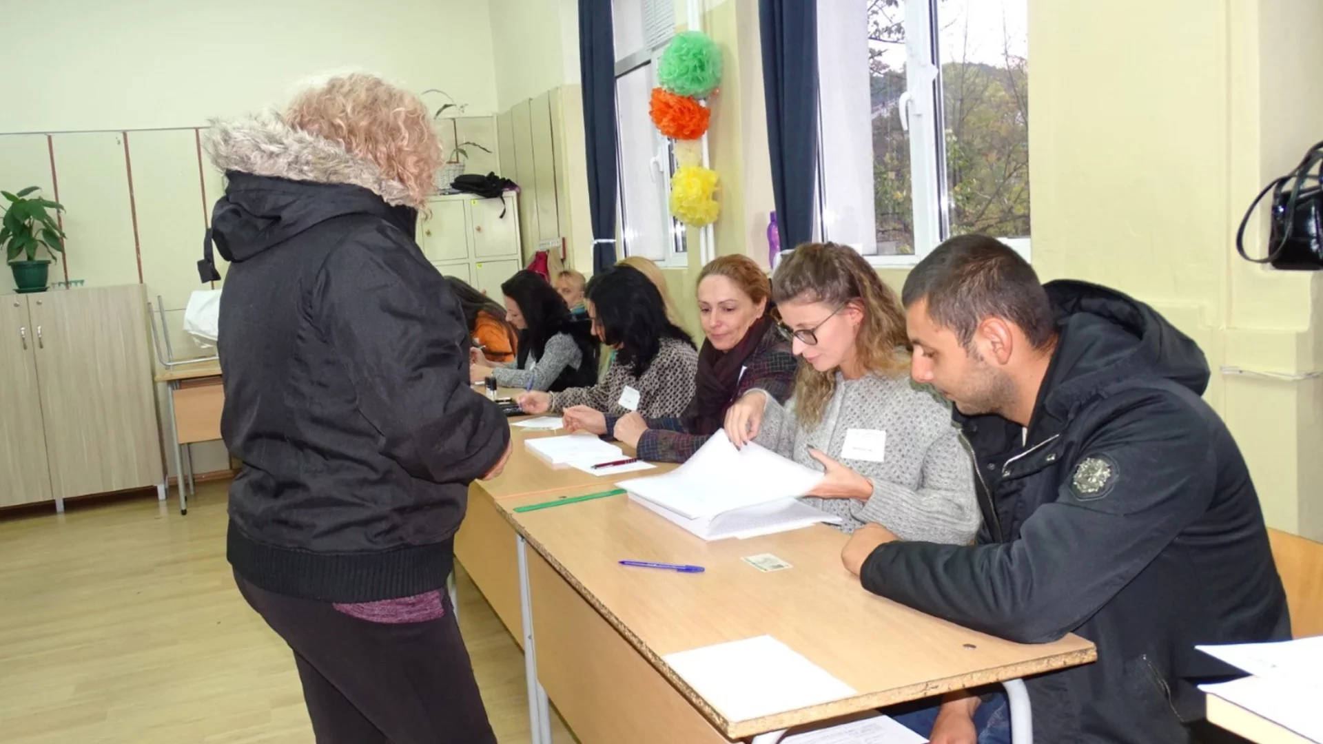 "Утре ще е тотален хаос": Хиляди отказаха да са в секционните комисии, а новите "хал хабер си нямат от избори"