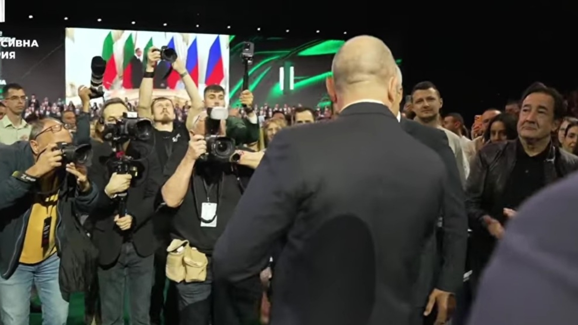 Прокремърски или мек евроскептик: Политолози се чудят дали Румен Радев ще издържи демокрацията?