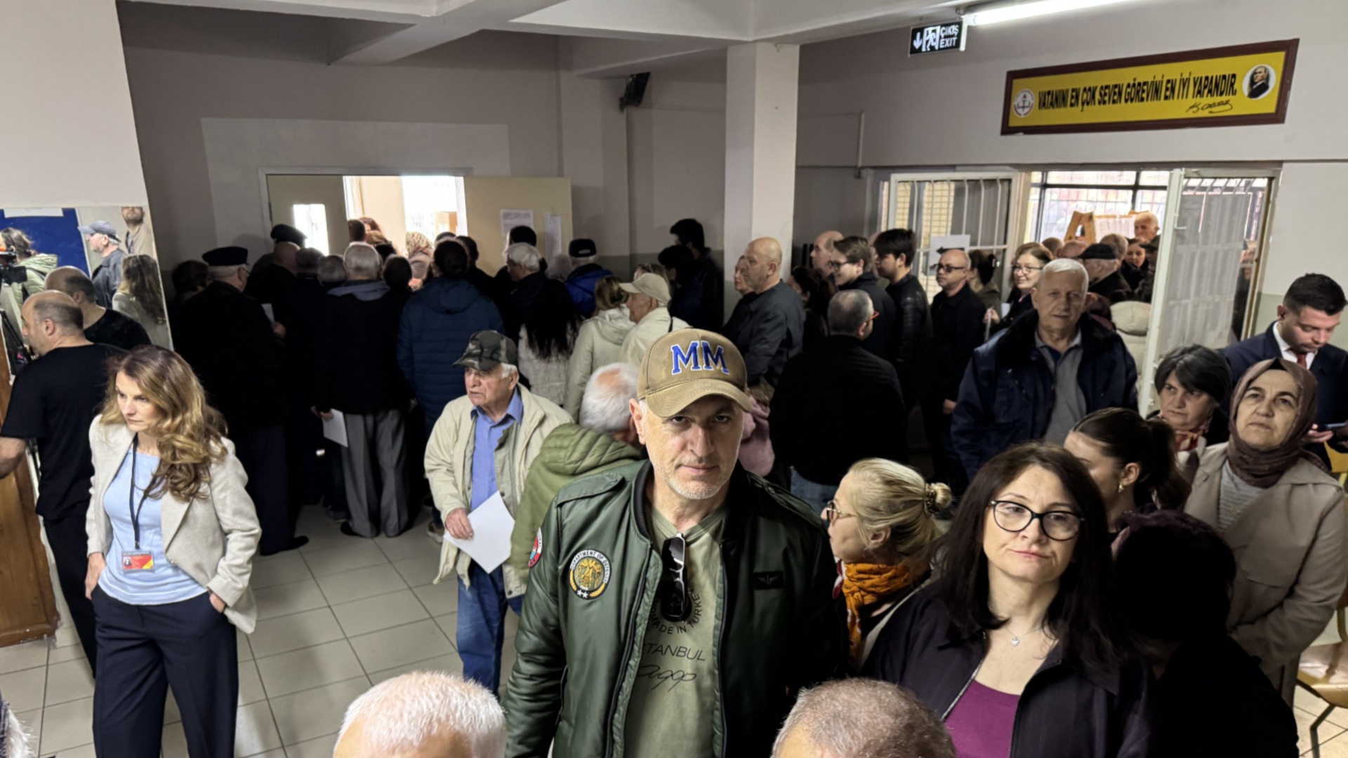 Вотът в Турция: Недоволство в Истанбул и огромни опашки за гласуване видя Actualno.com (СНИМКИ)