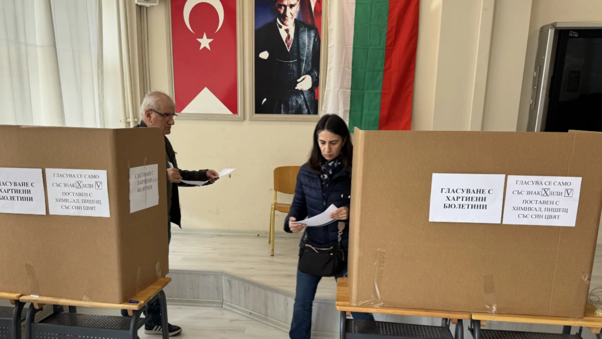 МВнР: Приключиха изборите в 6 държави, В Лондон се извиват дълги опашки