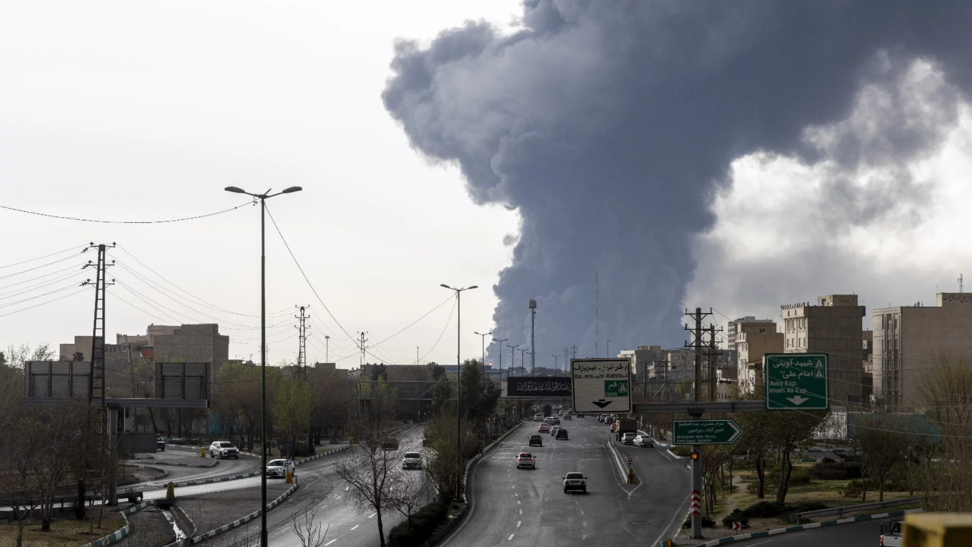 Тръмп се закани да взриви цял Иран, Турция работи за алтернатива на Ормузкия проток