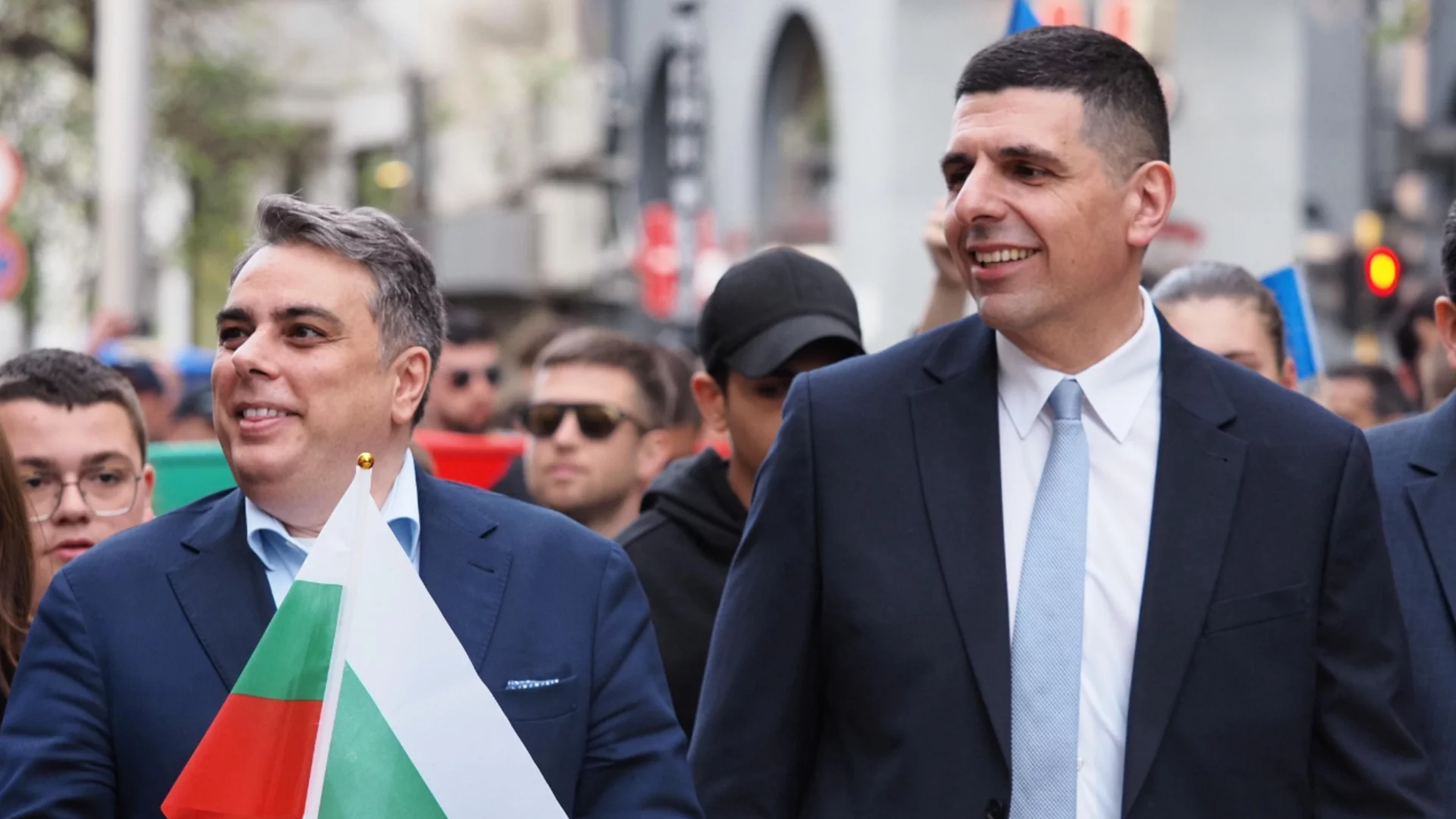 "ГЕРБ и ДПС са в миналото": ПП-ДБ предупредиха, че битката за честен вот не е приключила (ВИДЕО)