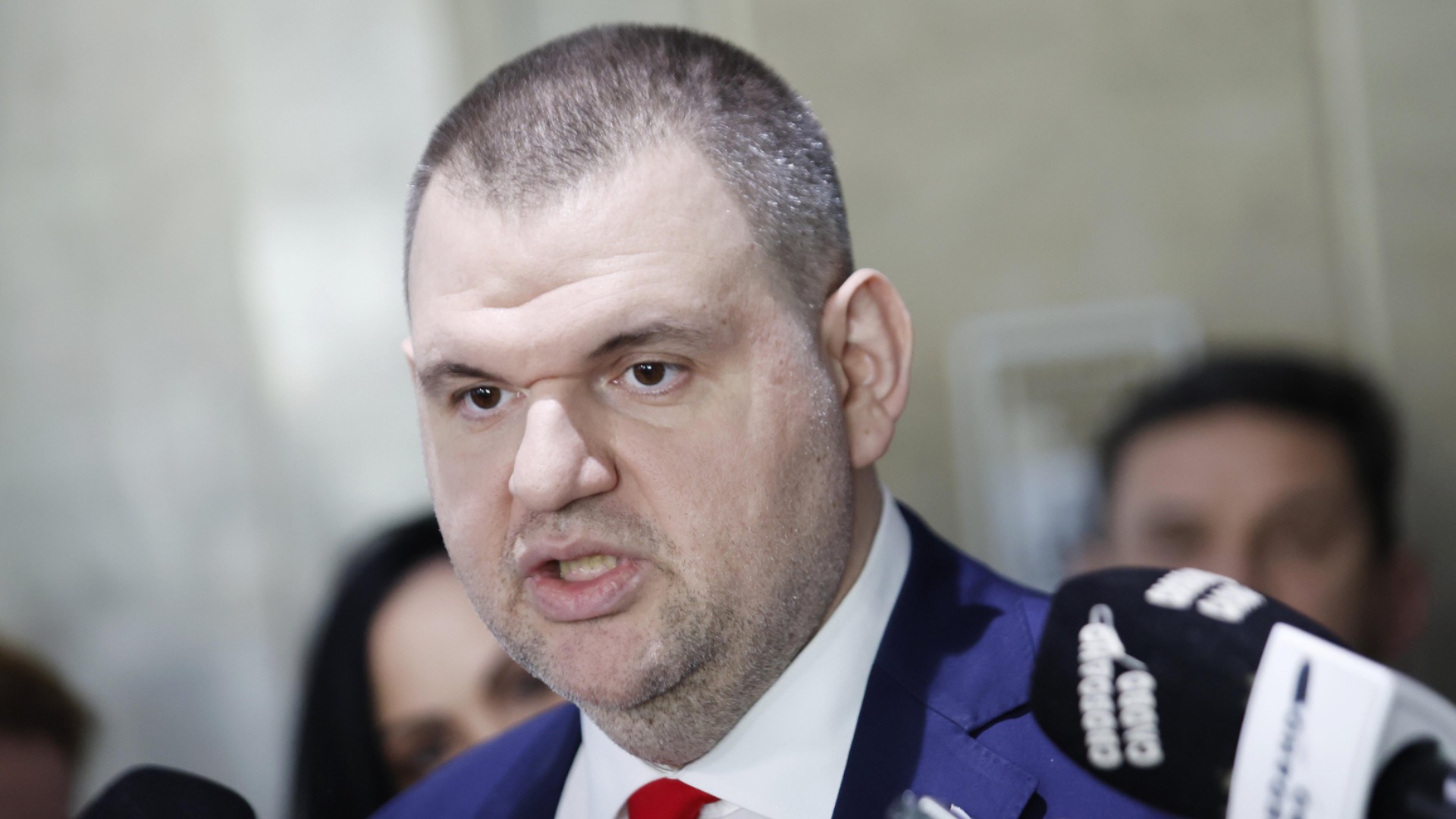 Пеевски се оплака от репресии