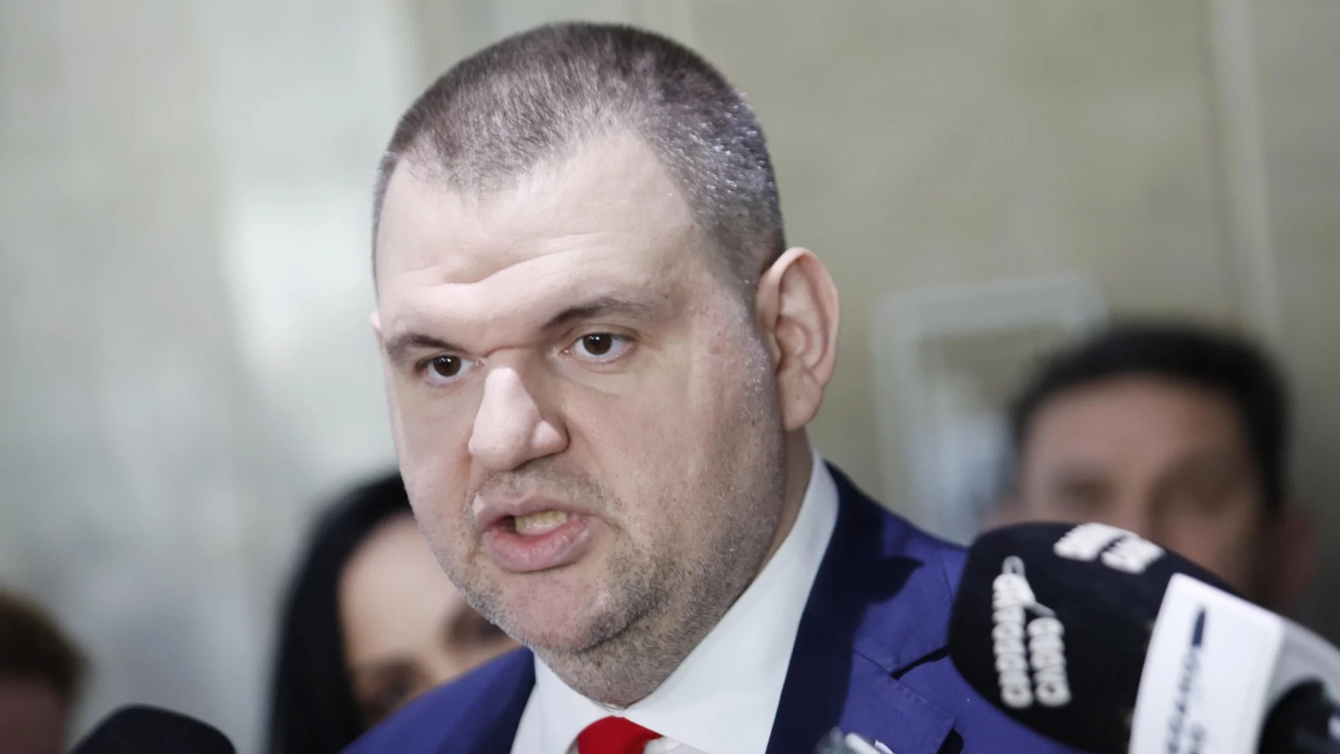 Пеевски се оплака от репресии