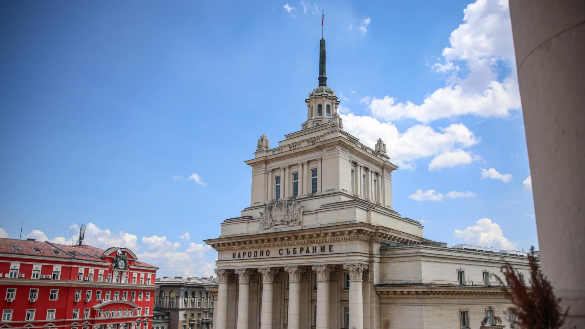 Силни заявки и празни обещания: За какво гласуваха политическите лидери на 19 април? (ОБЗОР)