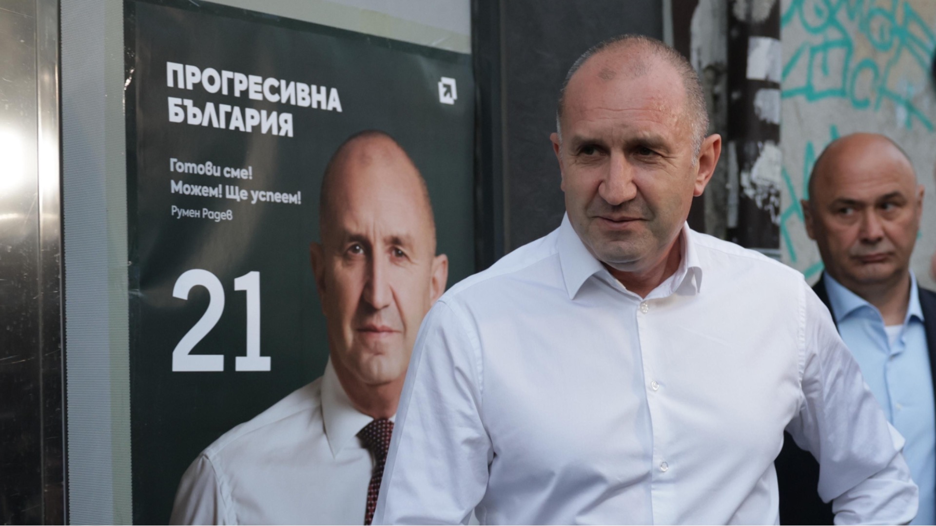 Радев обра близо 40% и от вота в чужбина