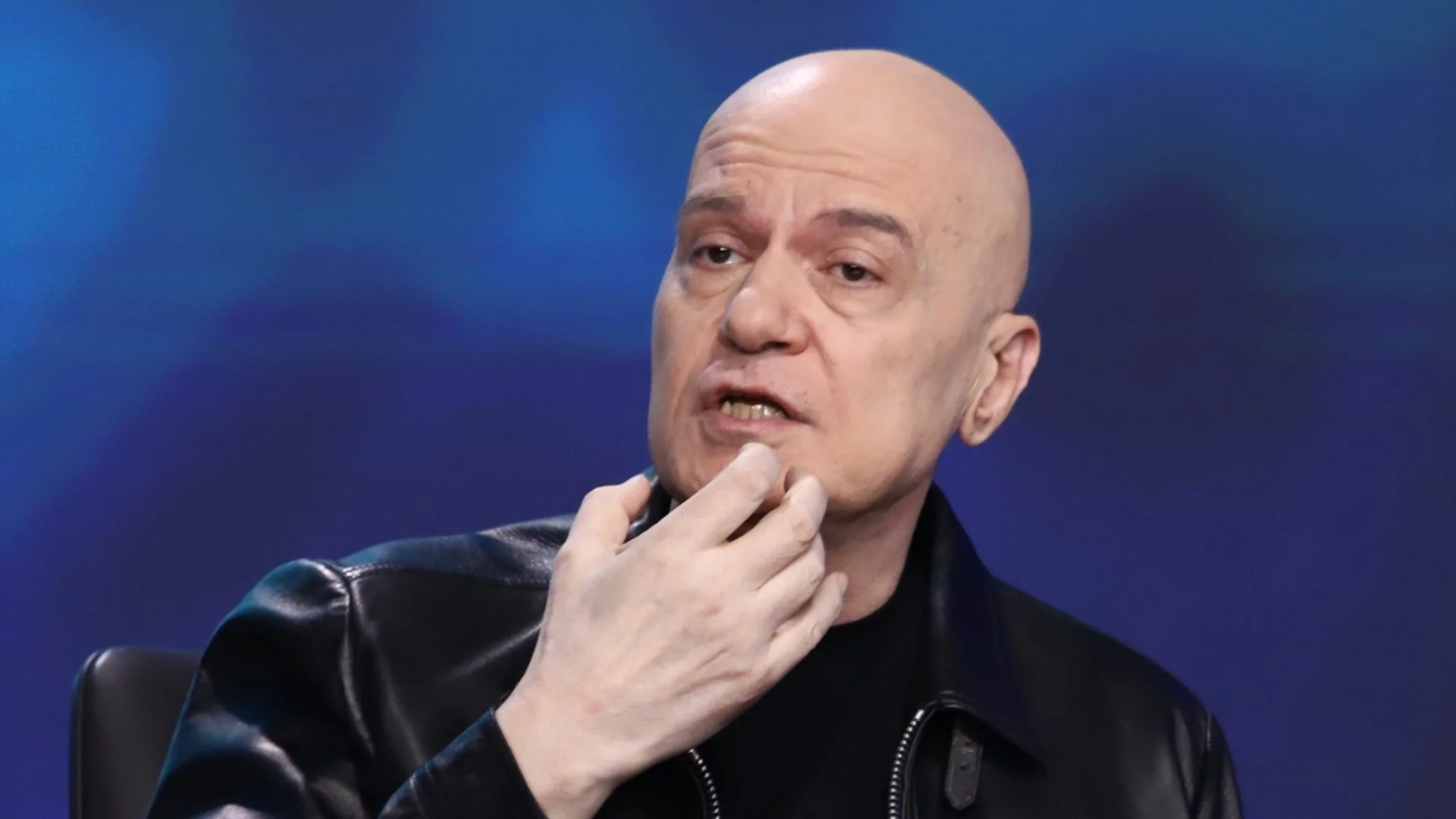 "Вече знам колко приятели имам": Слави Трифонов с първа реакция на погрома