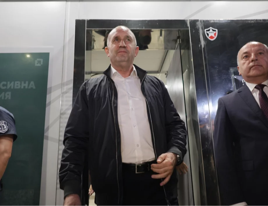 НА ЖИВО: Денят след победата на Радев - реакции, оставки и управленска формула?