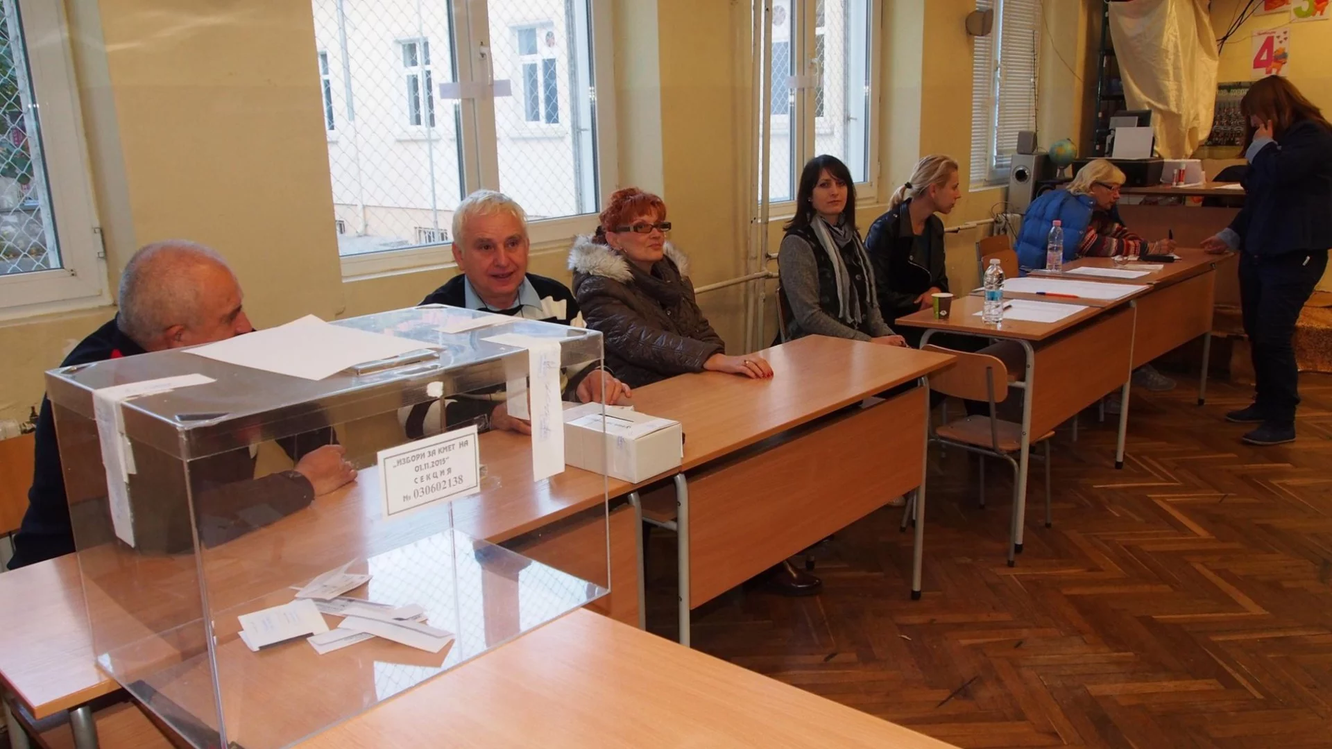 Едно село хора са гласували в Македония, в Турция - двойно по-малко от преди