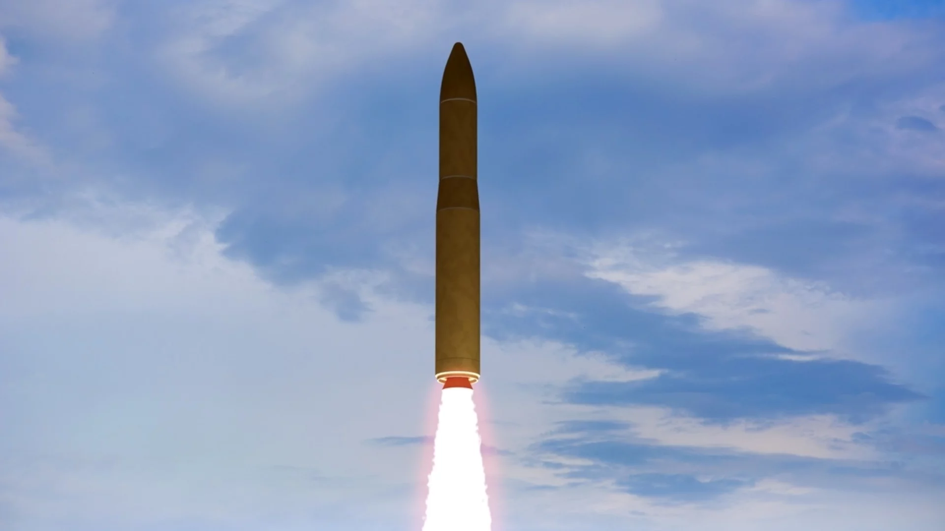 Северна Корея е изстреляла пет балистични ракети