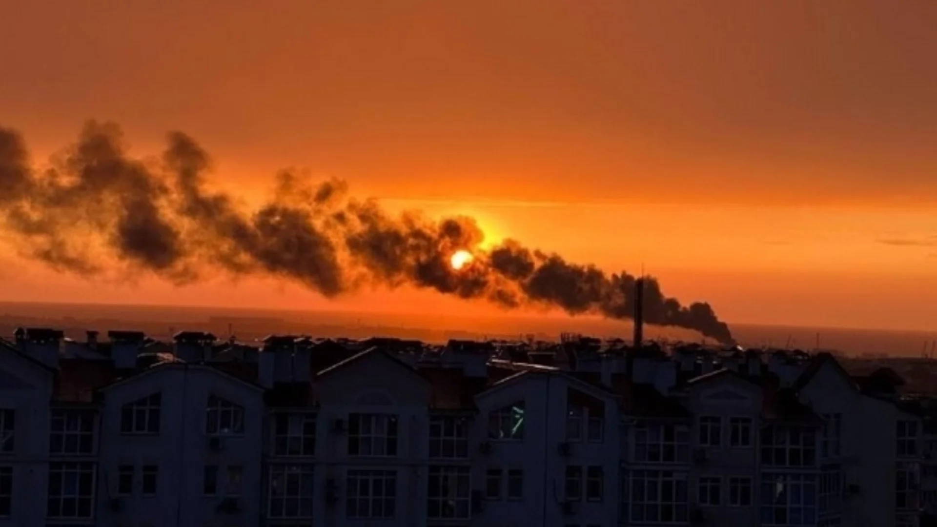 Пак и пак: Огнен ад превзе руско пристанище на Черно море след украински удар (ВИДЕО)
