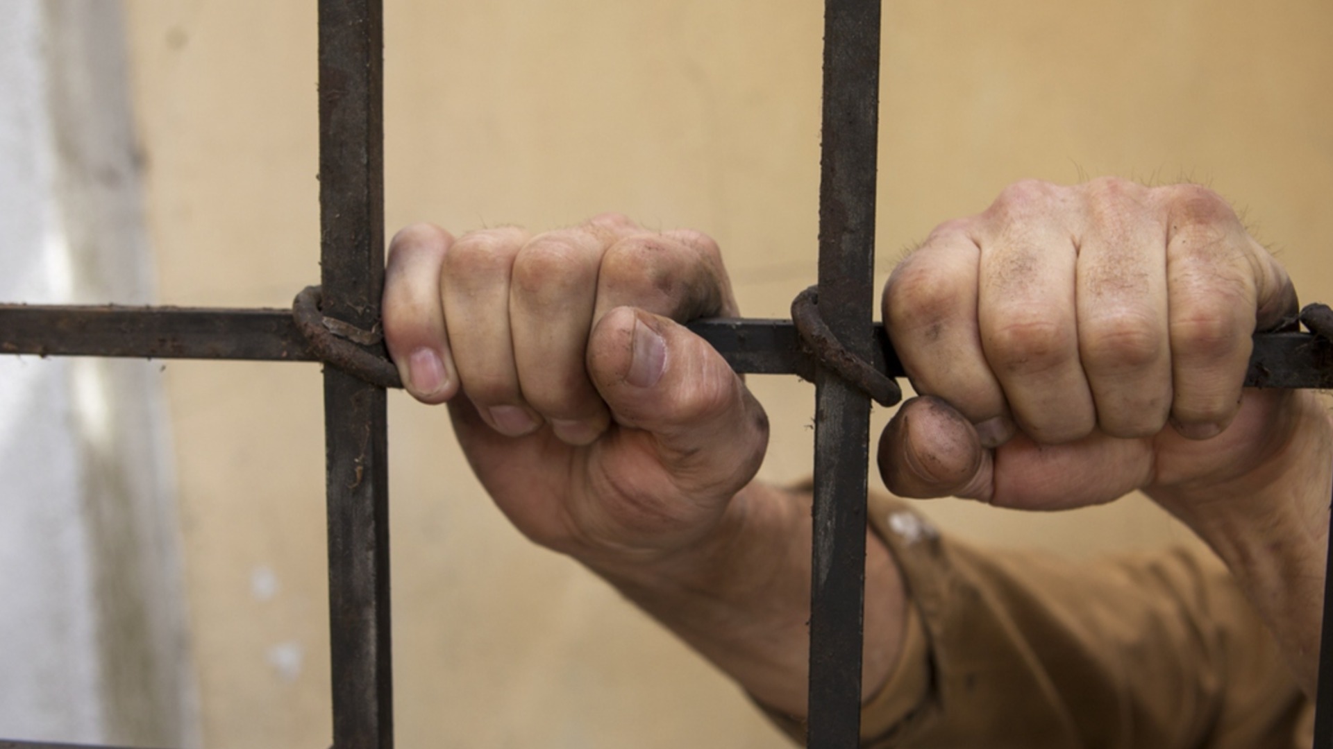 Арестанти за малко да си хапнат кроасани с кокаин