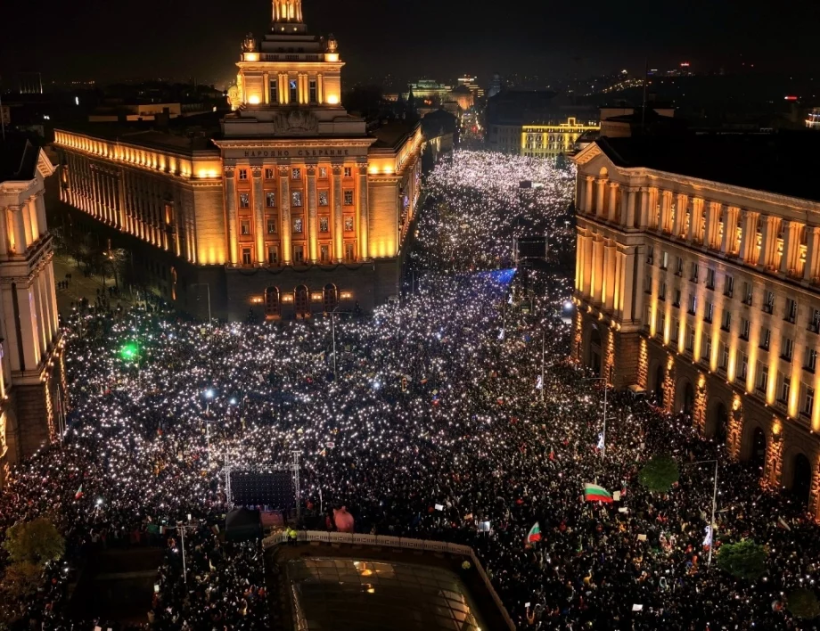 Шамар за бившата власт: Половин милион гласа по-малко след протести, нахалство и феномена Радев (СНИМКИ)