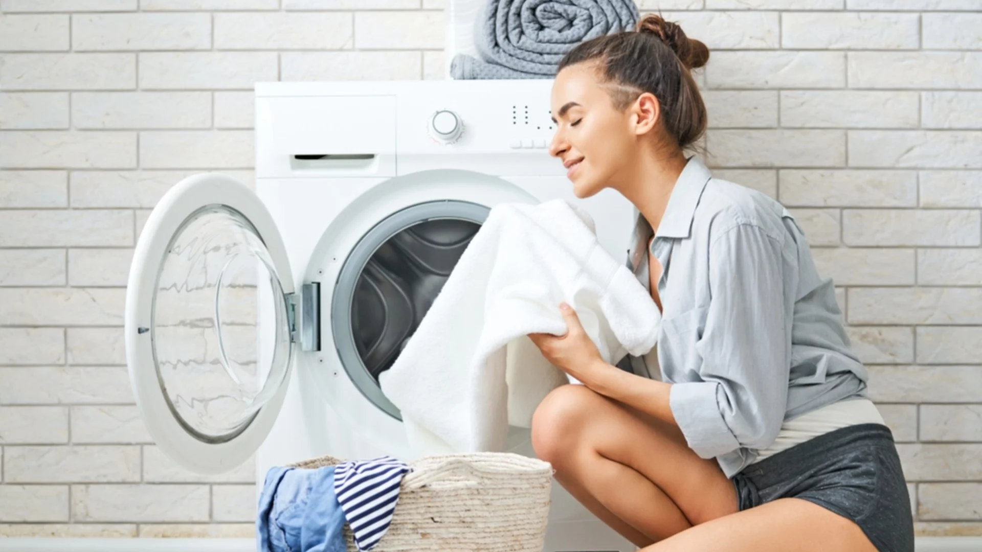 На каква температура е най-добре да се перат белите дрехи?